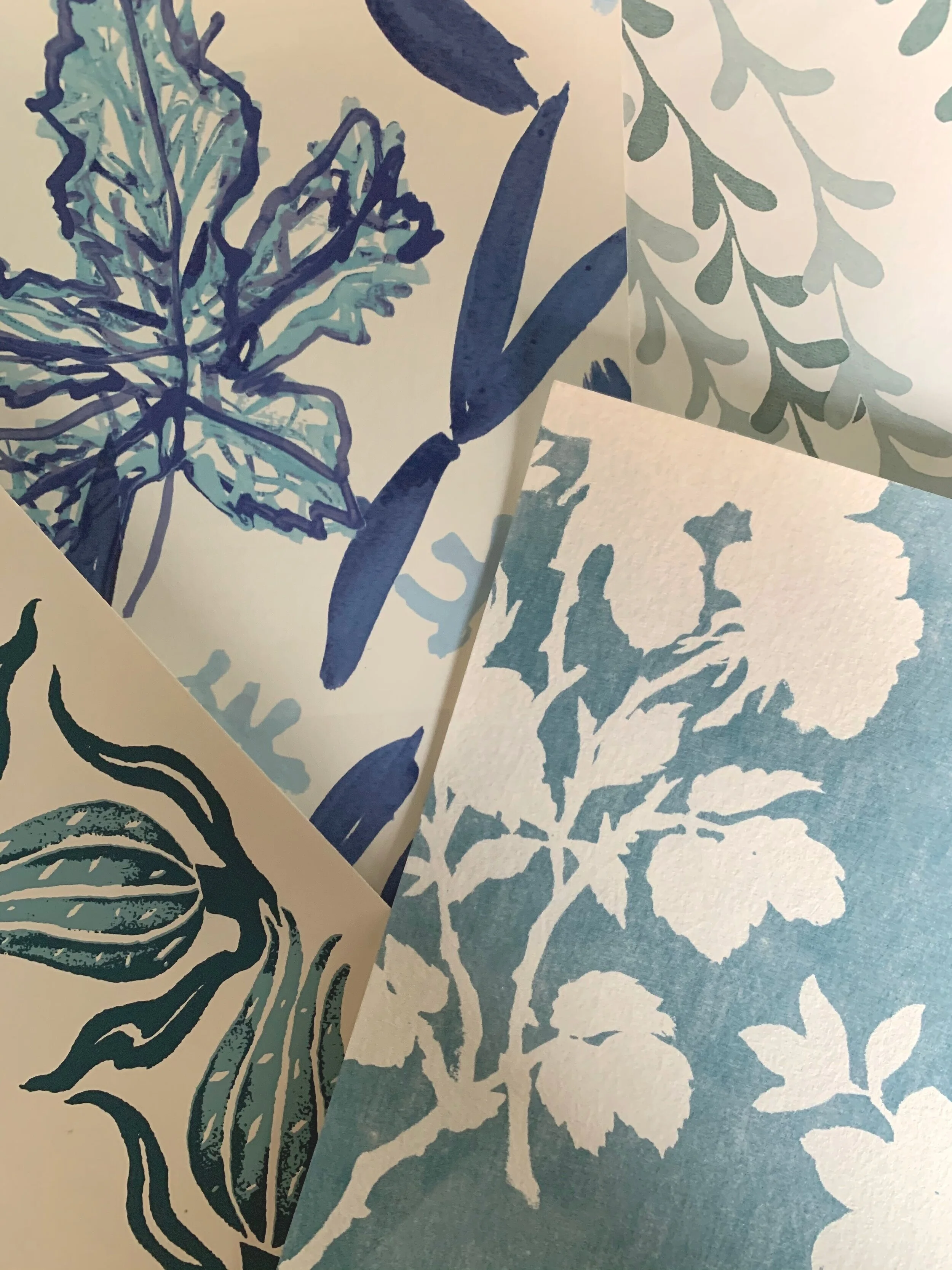 CLOTH+%26+KIND+%2F%2F+%23WallpaperWednesday%3A+Serene+Watery+Blue+Florals