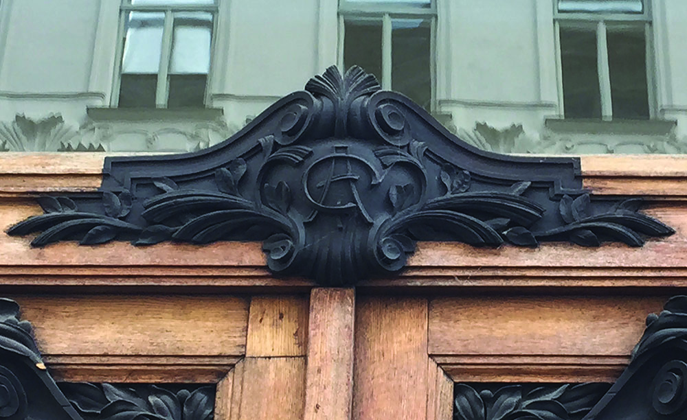 The initials "AG" above biberstrasse entrance (Julian Steiner)