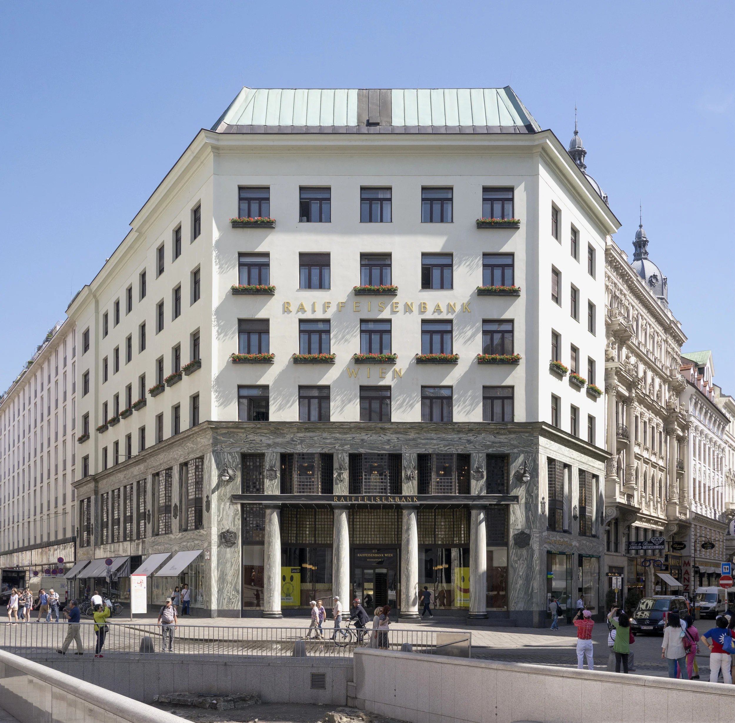 Adolf Loos, Looshaus on Michaelerplatz, Vienna, 1910. Wikiemdia/ Thomas Ledl