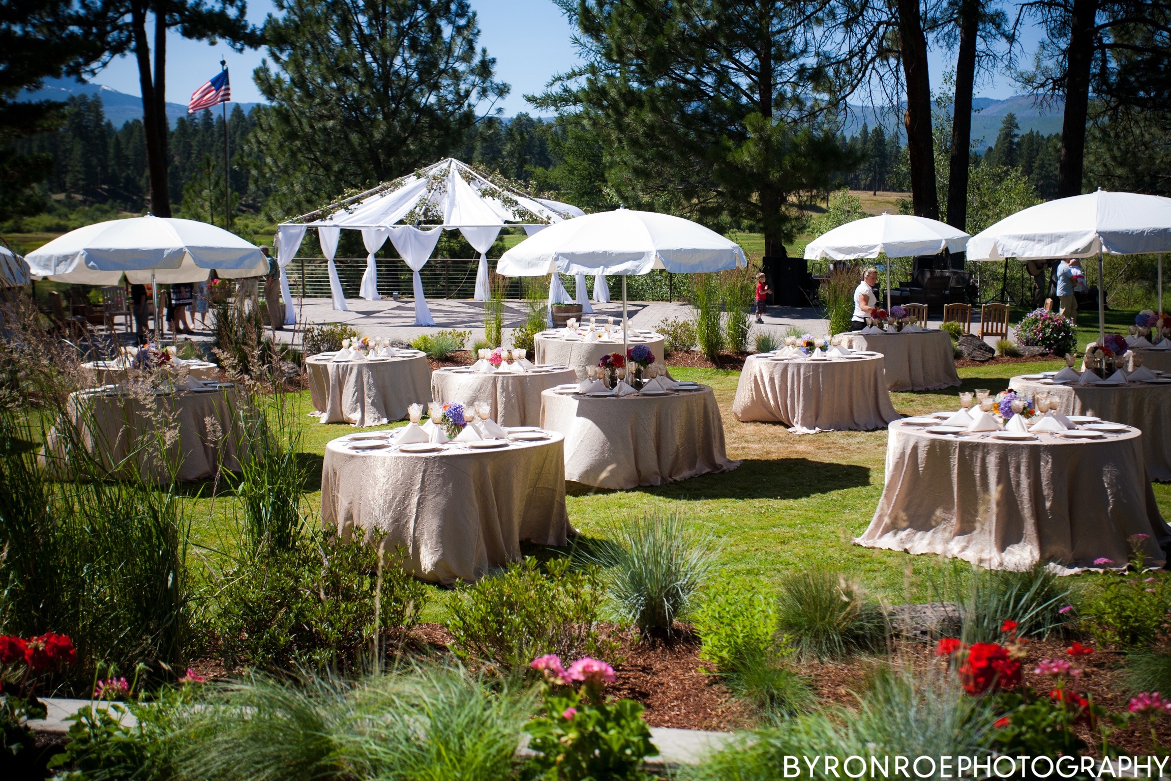 byronroephotography-houseonmetolius-caseydamon-wedding2012-high-37.jpg