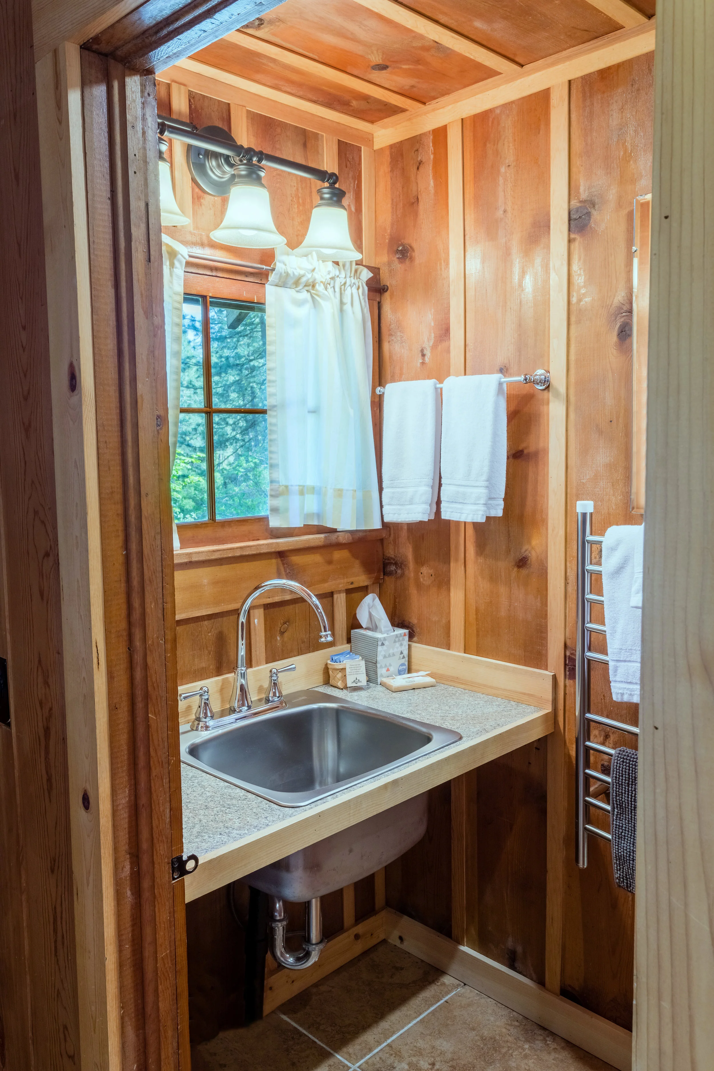 Eleanor Kitchen Bathroom Nord1433.jpg