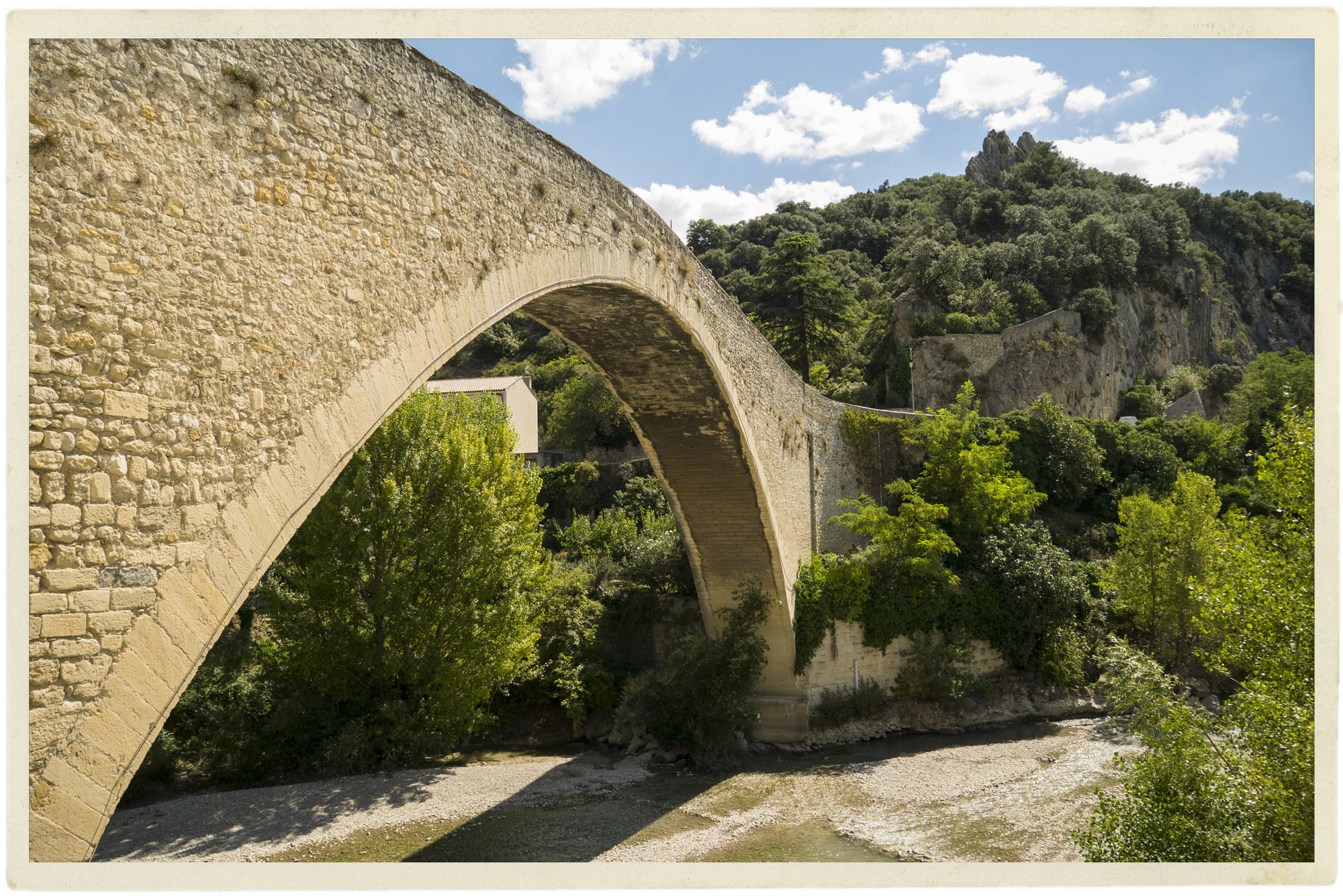What to do when the motorway is jammed? Get off and explore the small routes to find beautiful gems like Nyons.