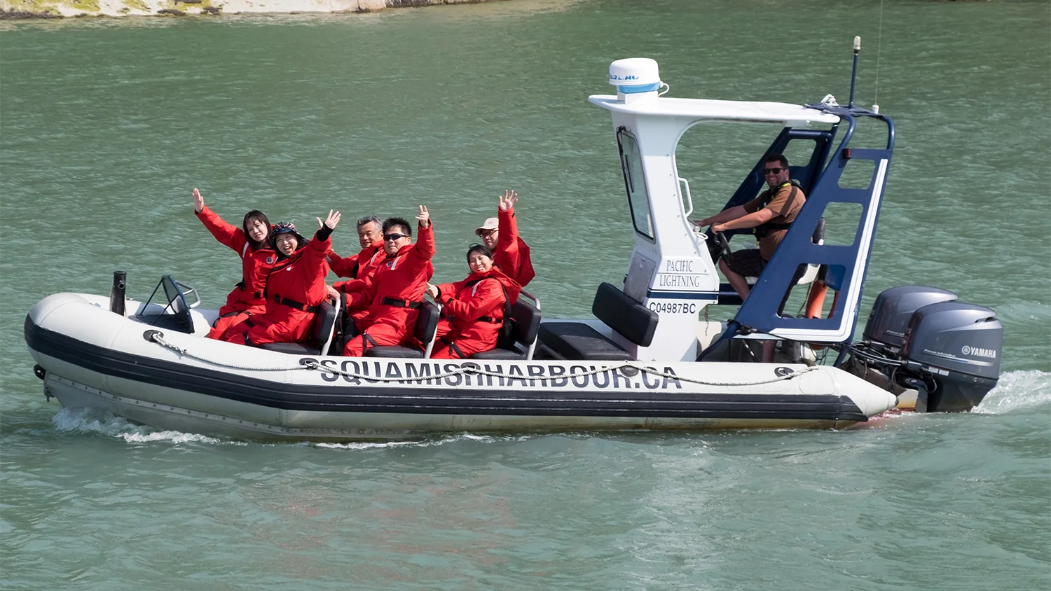 tourboat3_width1500.jpg
