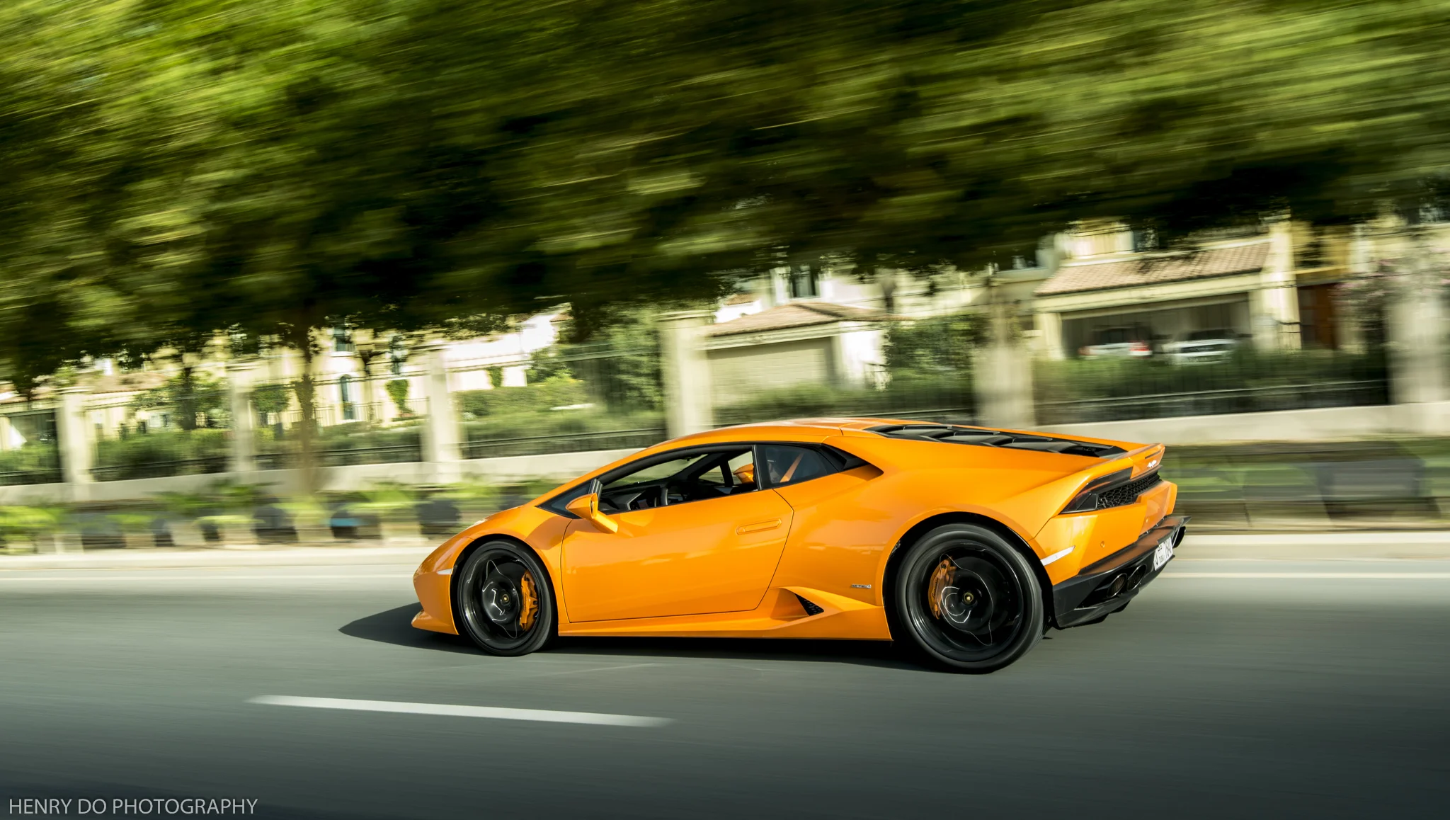 Lamborghini Huracan rolling