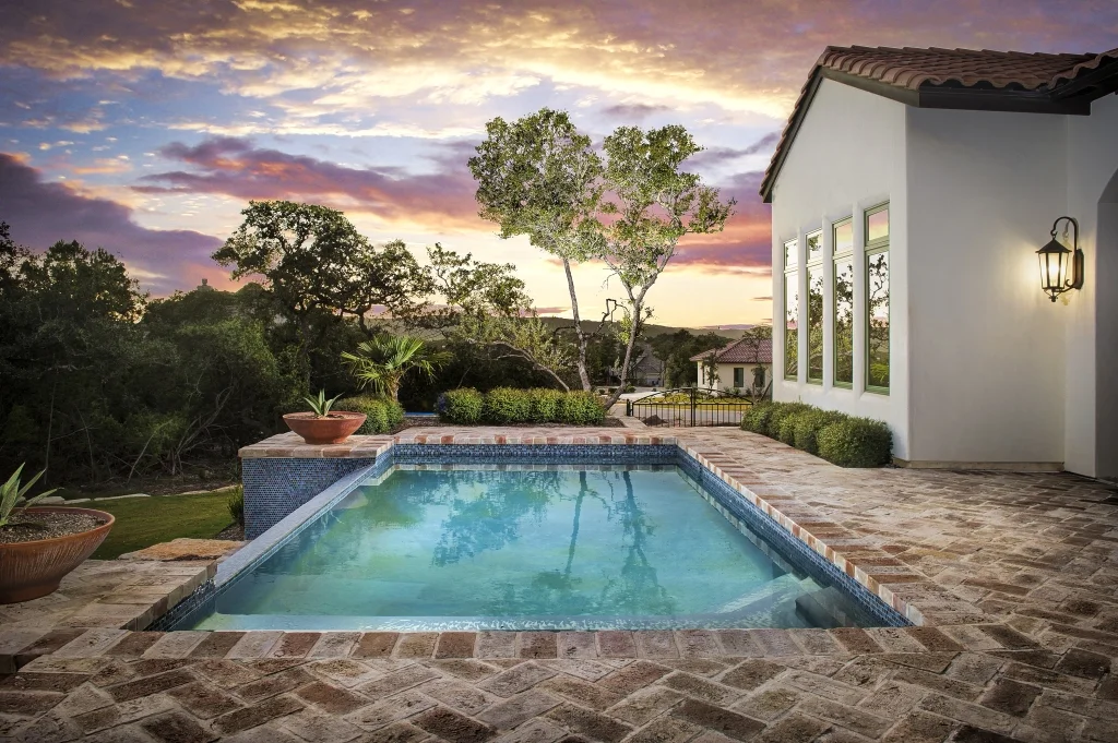 REAL ESTATE PHOTOGRAPHY - LIGHT PAINTING