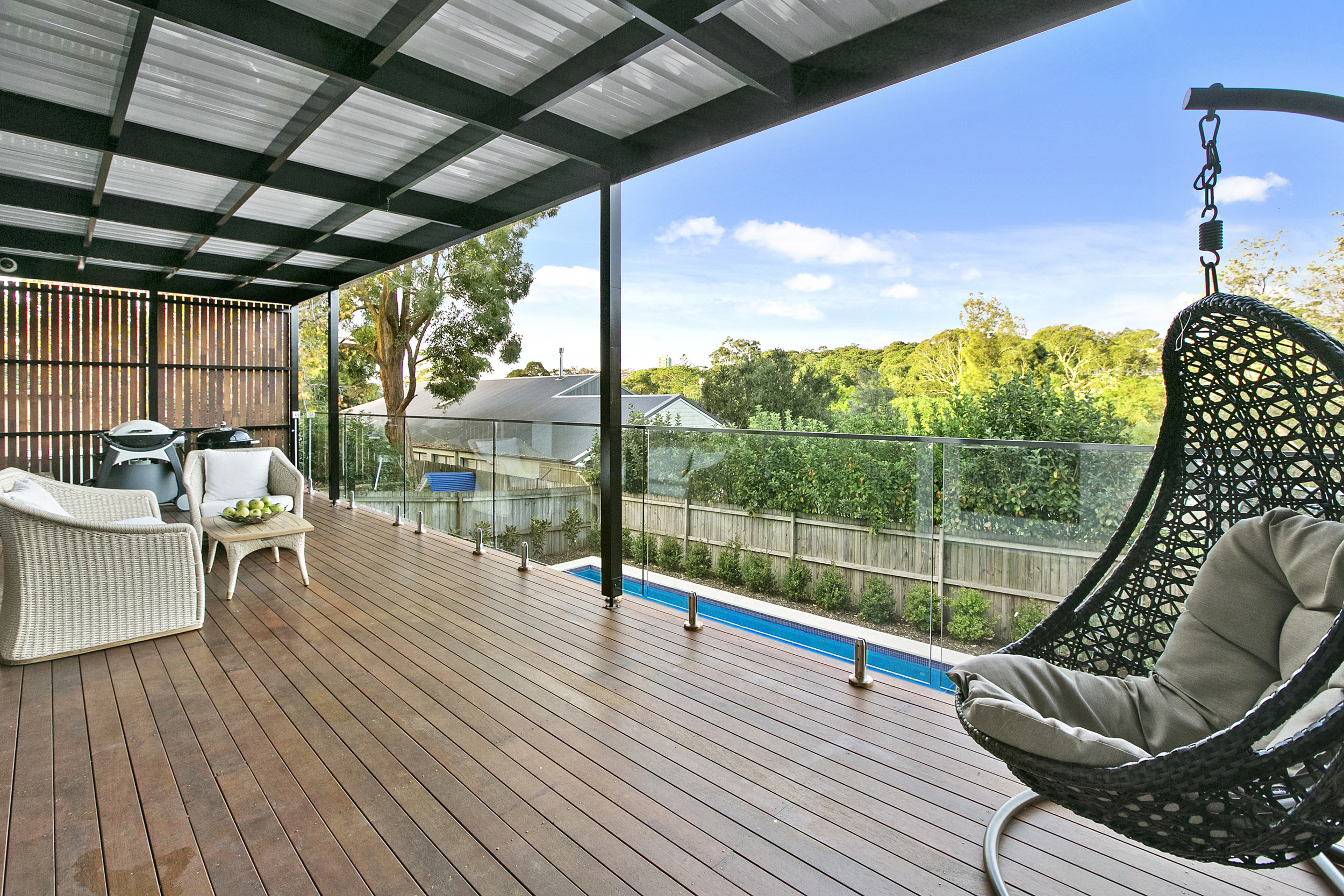 005_Open2view_ID361004-34_Condamine_STreet.jpg