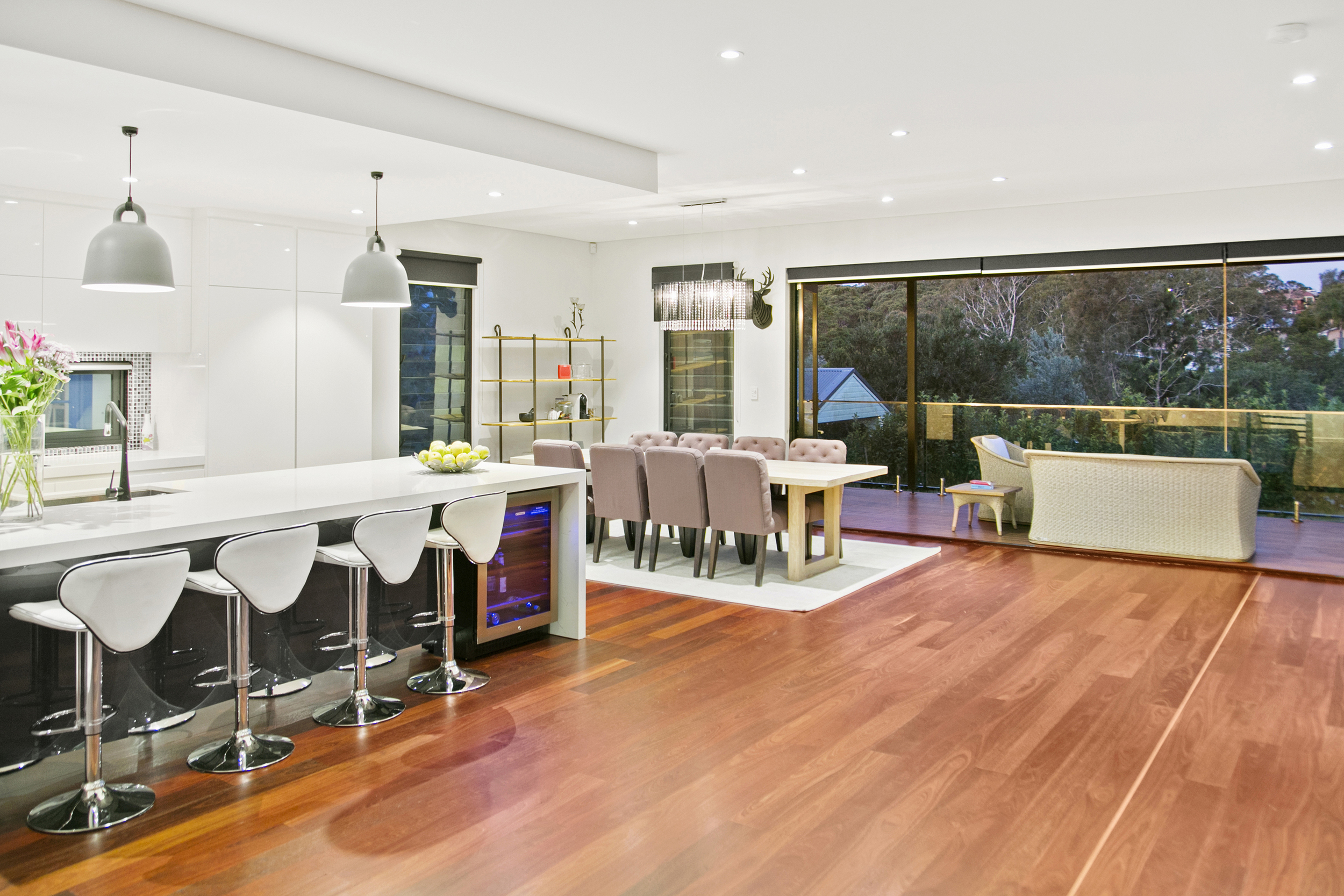 020_Open2view_ID361004-34_Condamine_STreet.jpg