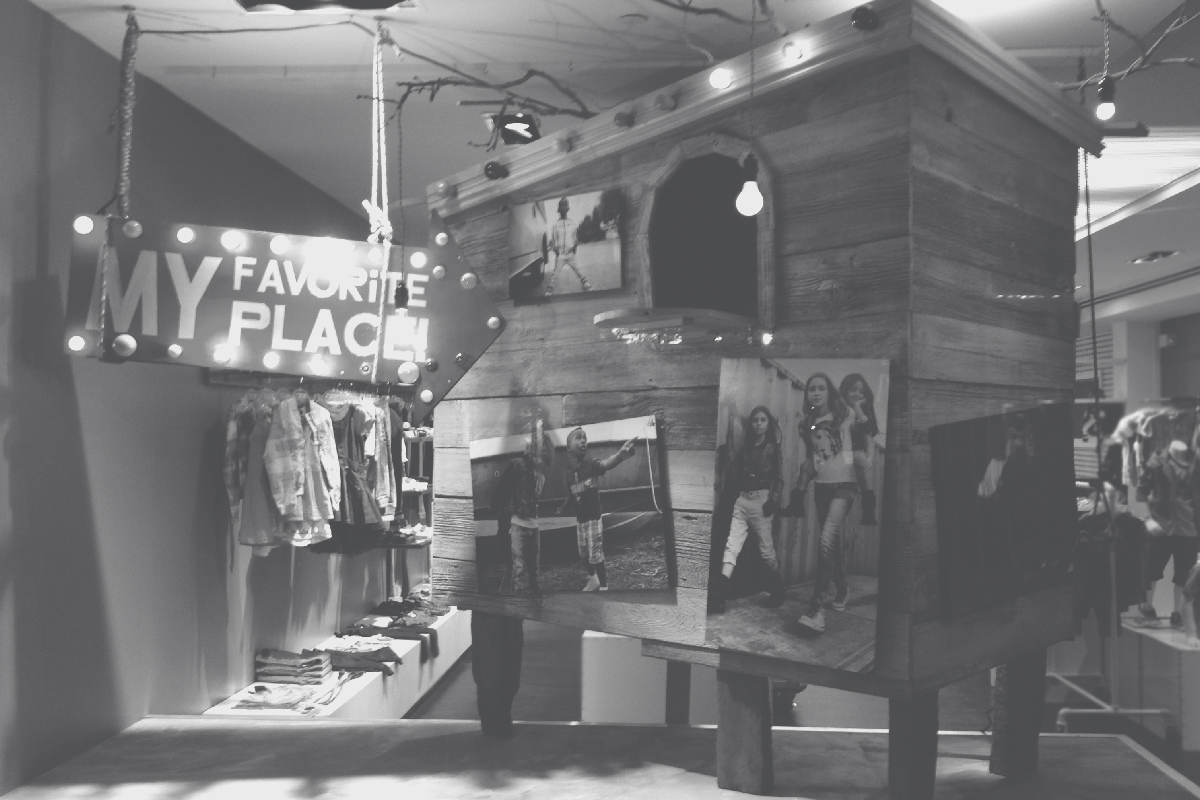 ENJ 08 DIesel Kids Soho Store Window-B&W Preview.jpg