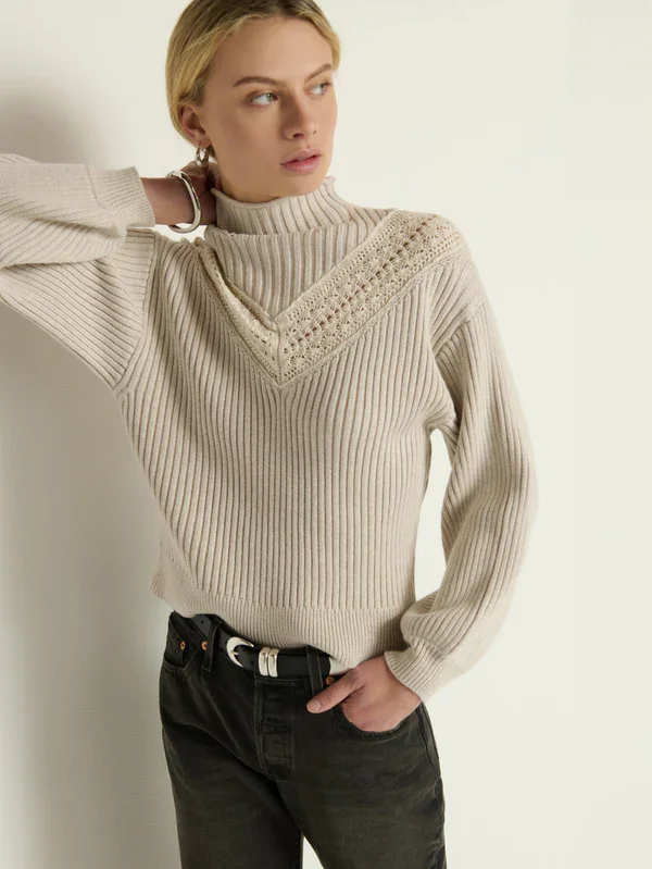 CASSANDRA_PULLOVER-91116SCH_HOML_H2_1ad18003-33cb-4575-8388-1ccf3bd53396_600x.jpg.webp