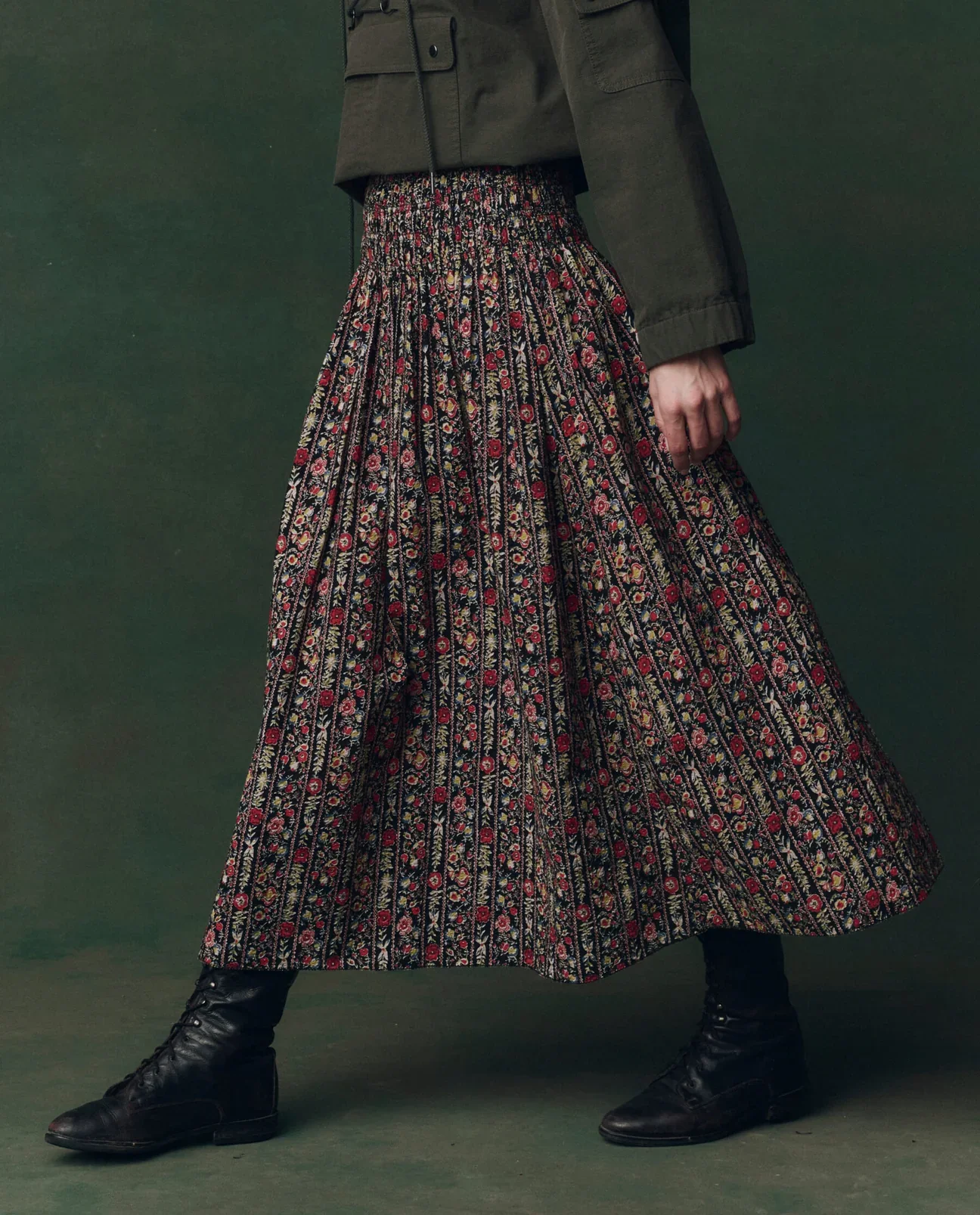 THE-GREAT-LOOK-1-THE-CANARY-SKIRT-GARLAND-PRINT-THE-UTILITY-PULLOVER-DUSTY-MOSS_-16981_1296x.jpg.webp