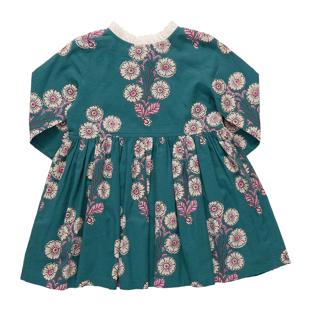 FALL25_PinkChicken_03367_700c39b1-e45d-4388-8c47-d8452b946c37.png.webp