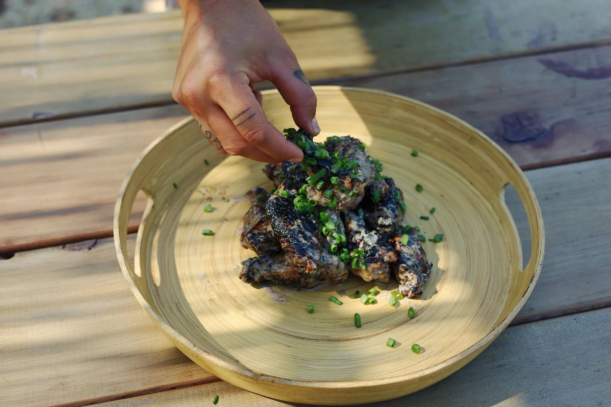 Organic Chicken Wings With White BBQ Sauce&nbsp;