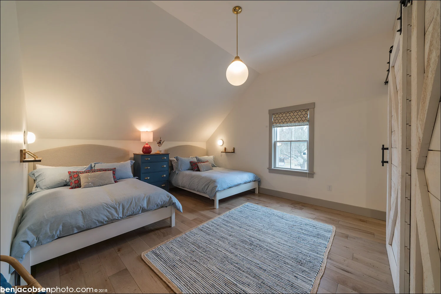 Barn Guest Room beds.jpg