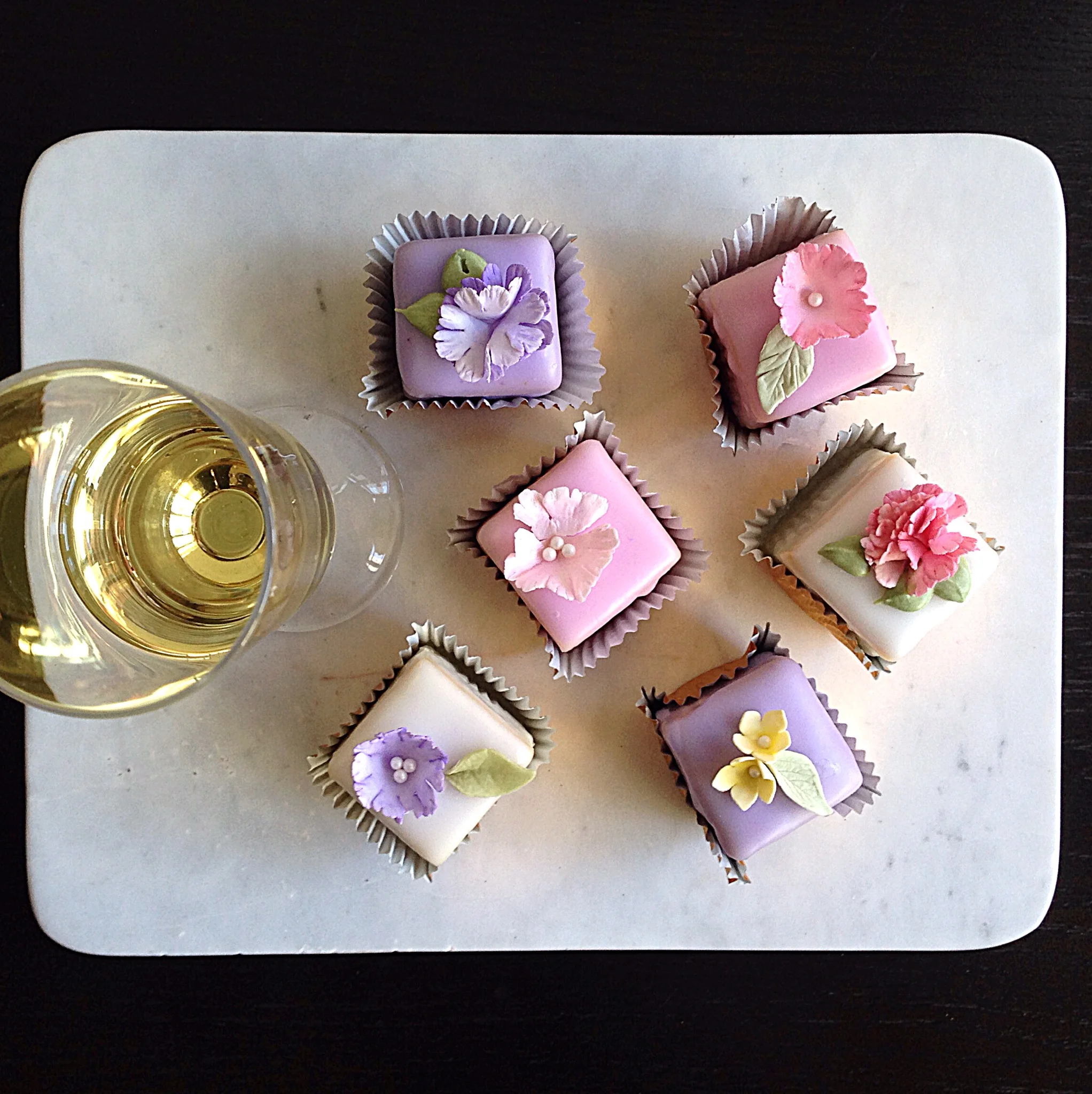 5 Reasons Why Petit Cakes are the New Must-Haves for any Celebration