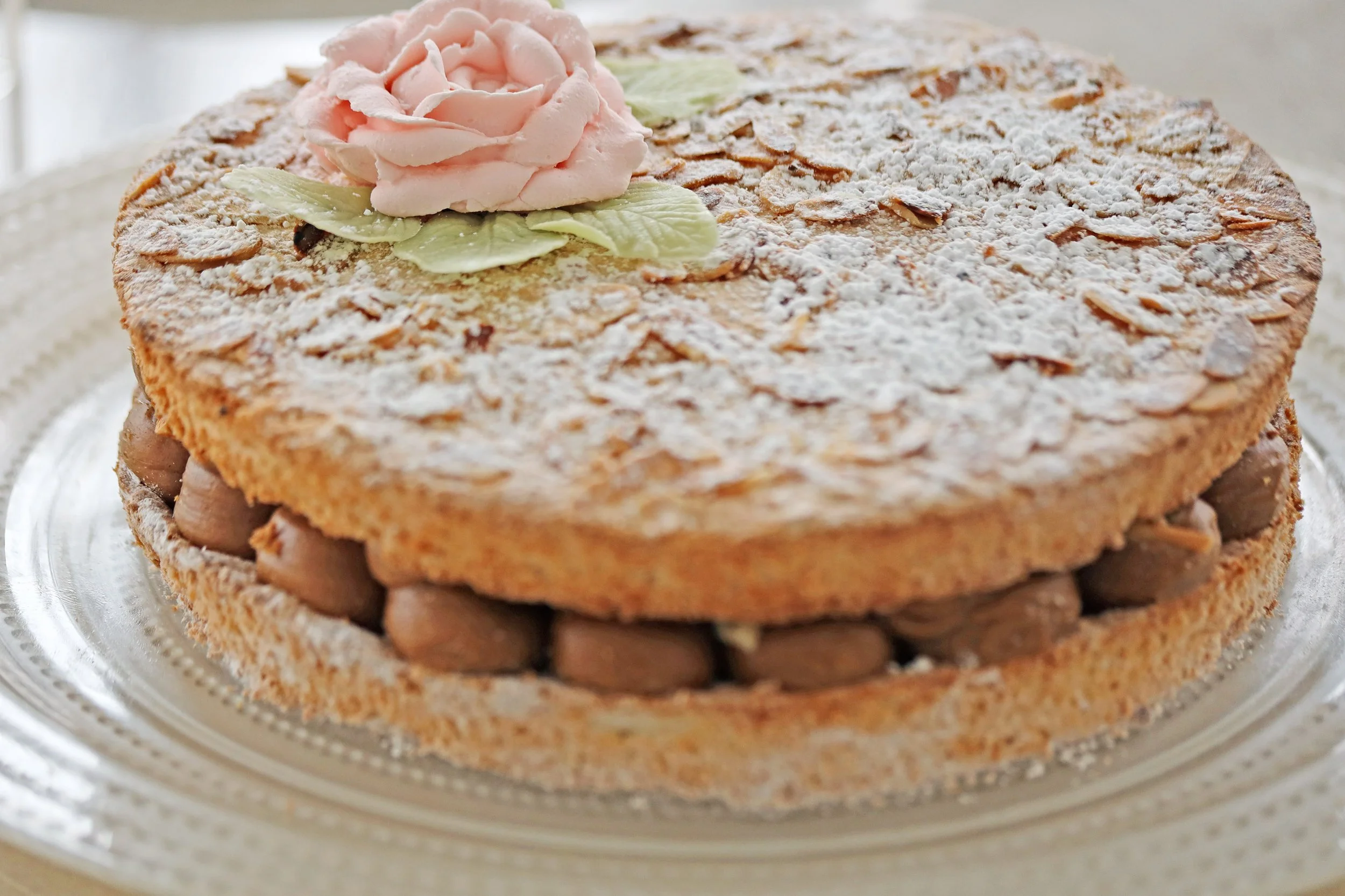 Almond Dacquoise with Hazelnut Cream 8 inches, 1012 servings (Pick Up
