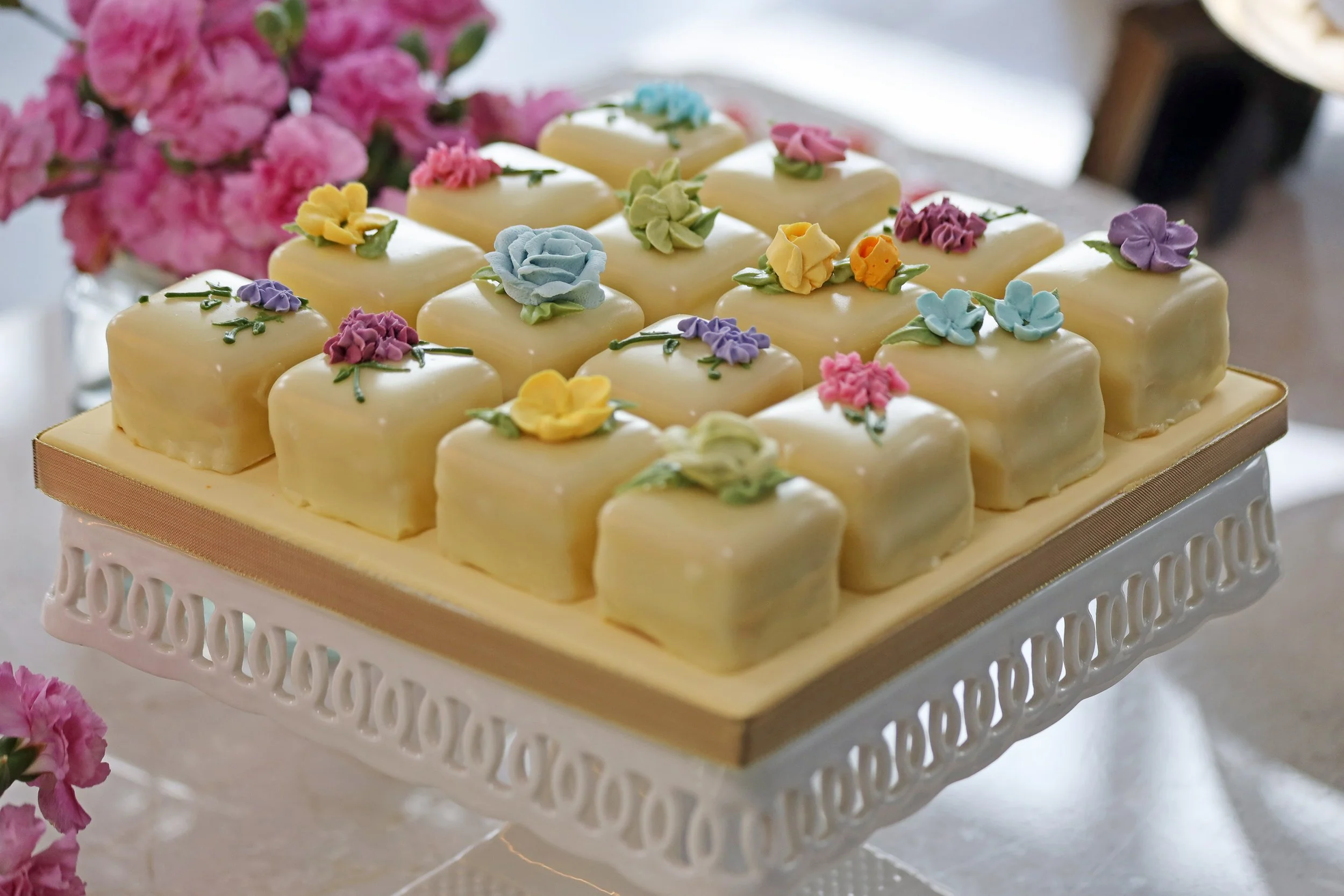 Celebration Centerpiece - Lemon 04.jpg