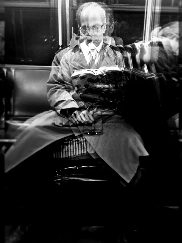 © Sarahmica Photography_StrangersOnBuses13.jpg
