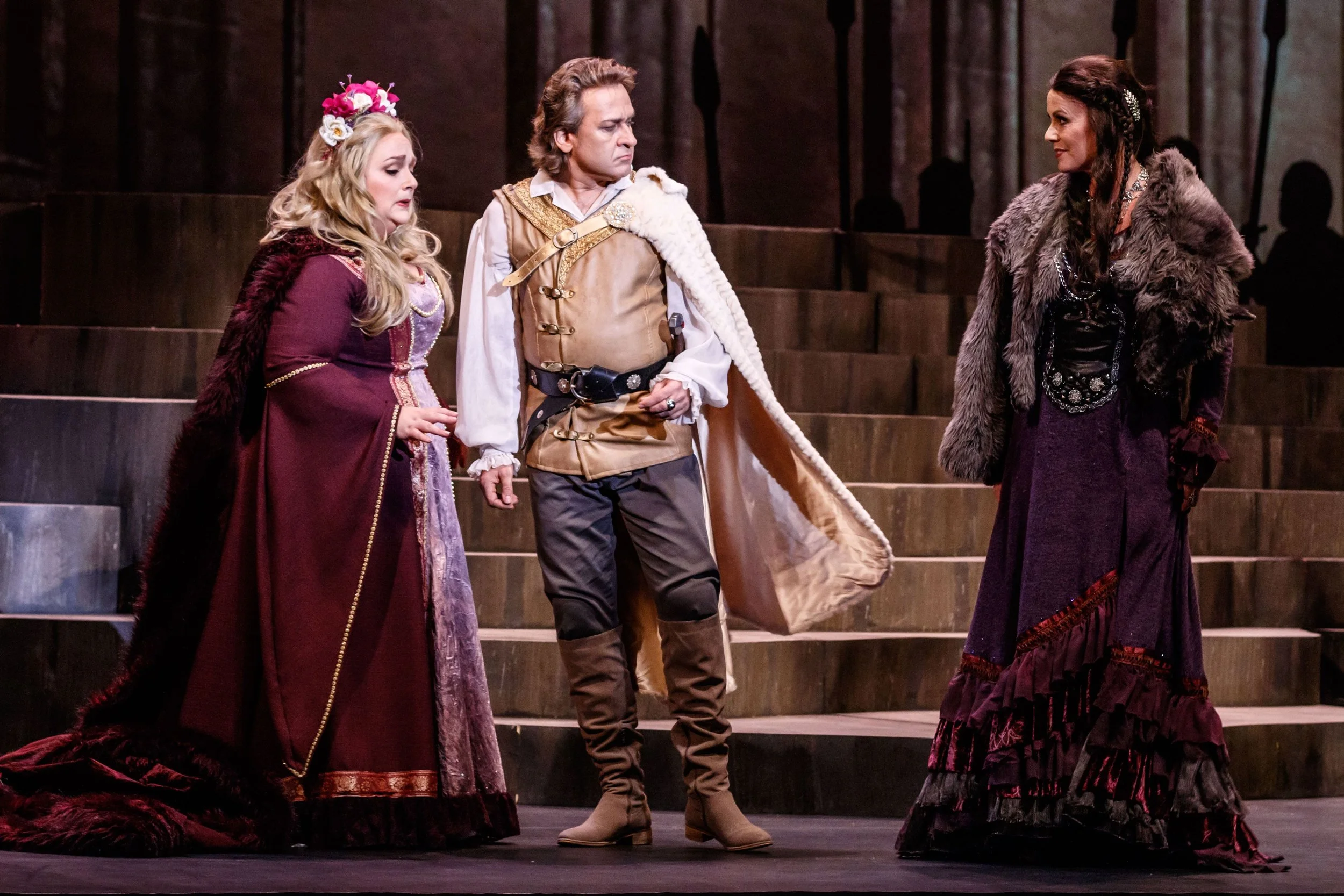 Helena-Dix-Elsa-Marius-Vlad-Lohengrin-and-Sarah-Sweeting-Ortund.jpg