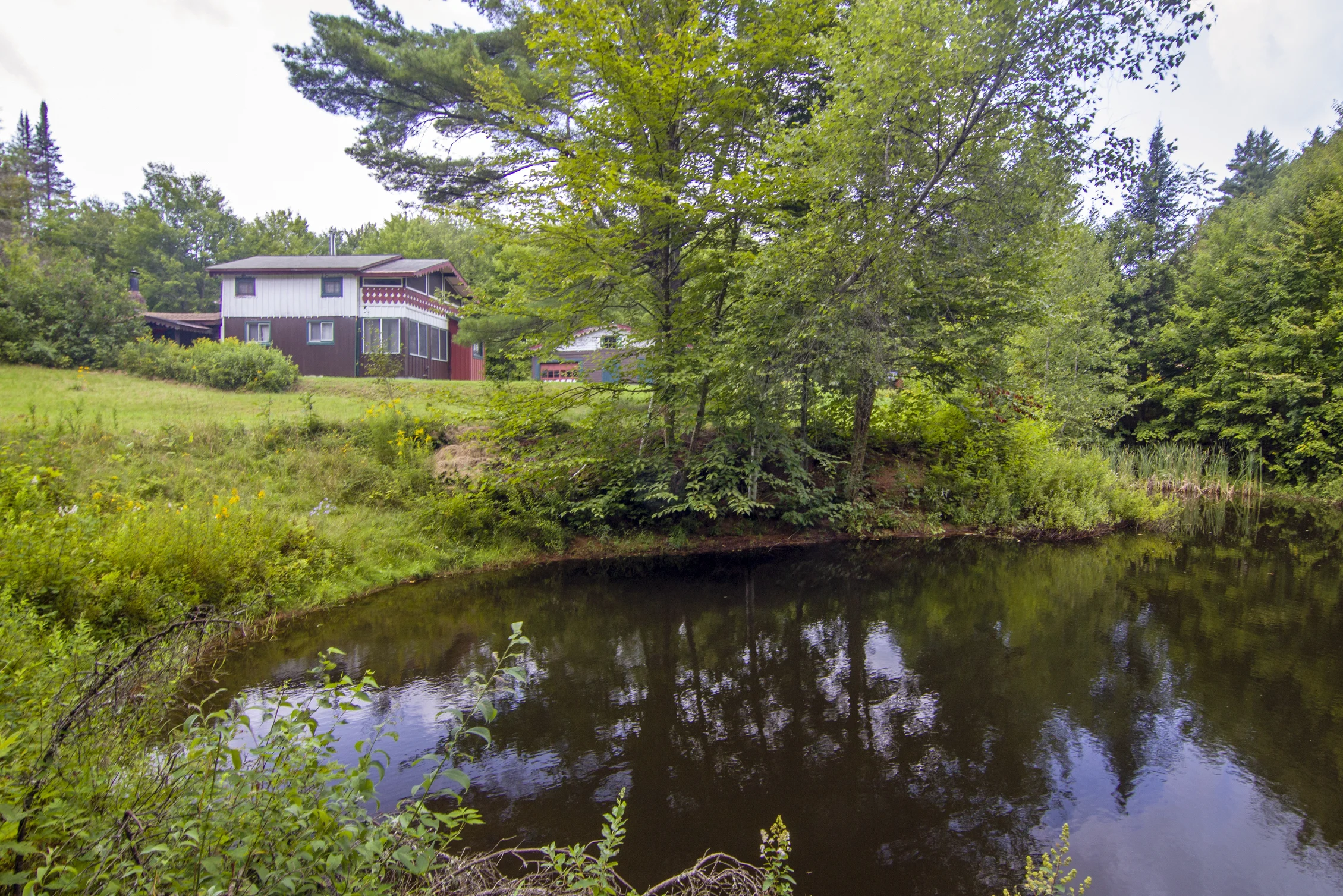 3393 Garfield Road, Hyde Park