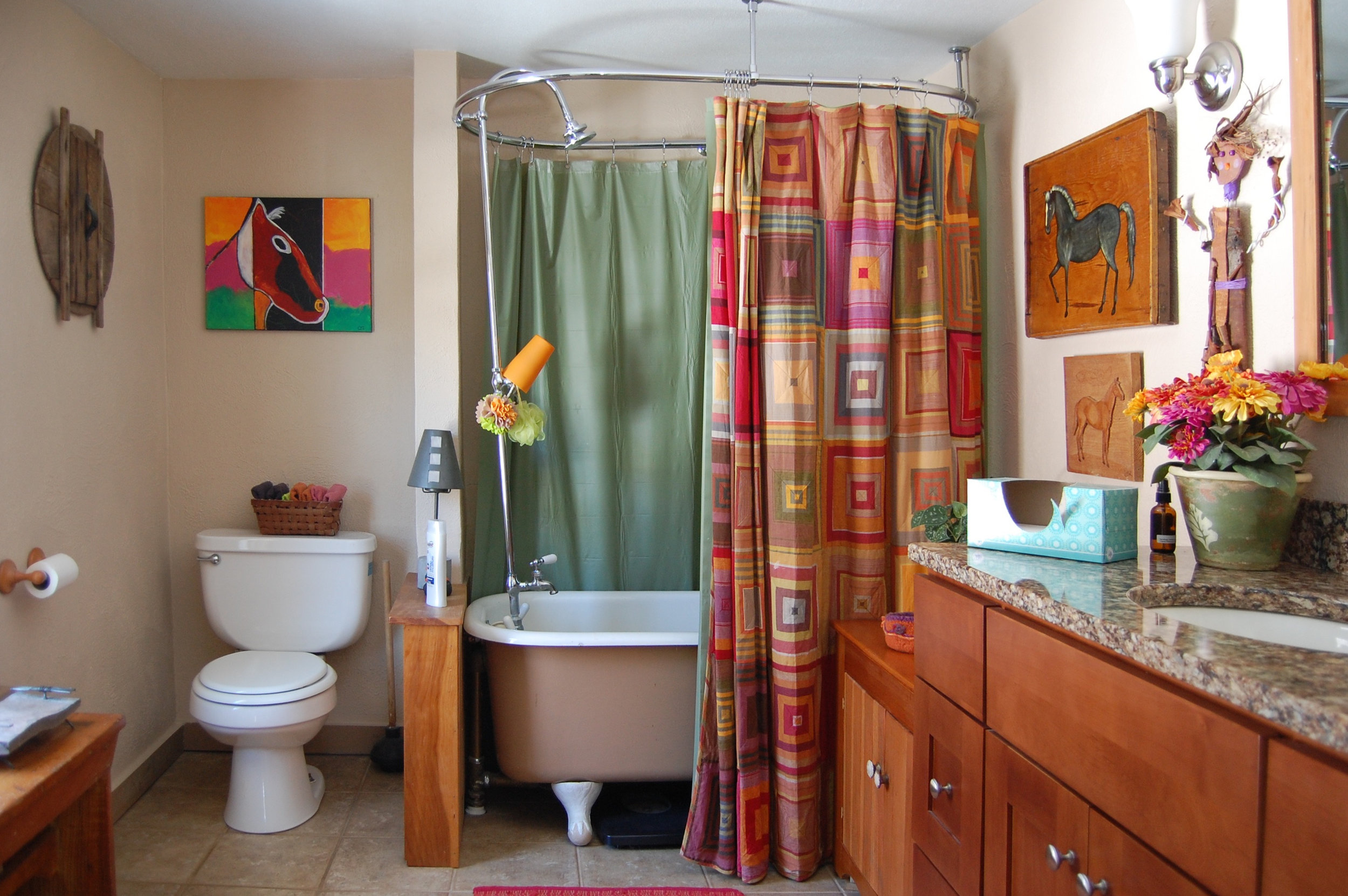 The 2nd-floor Bath