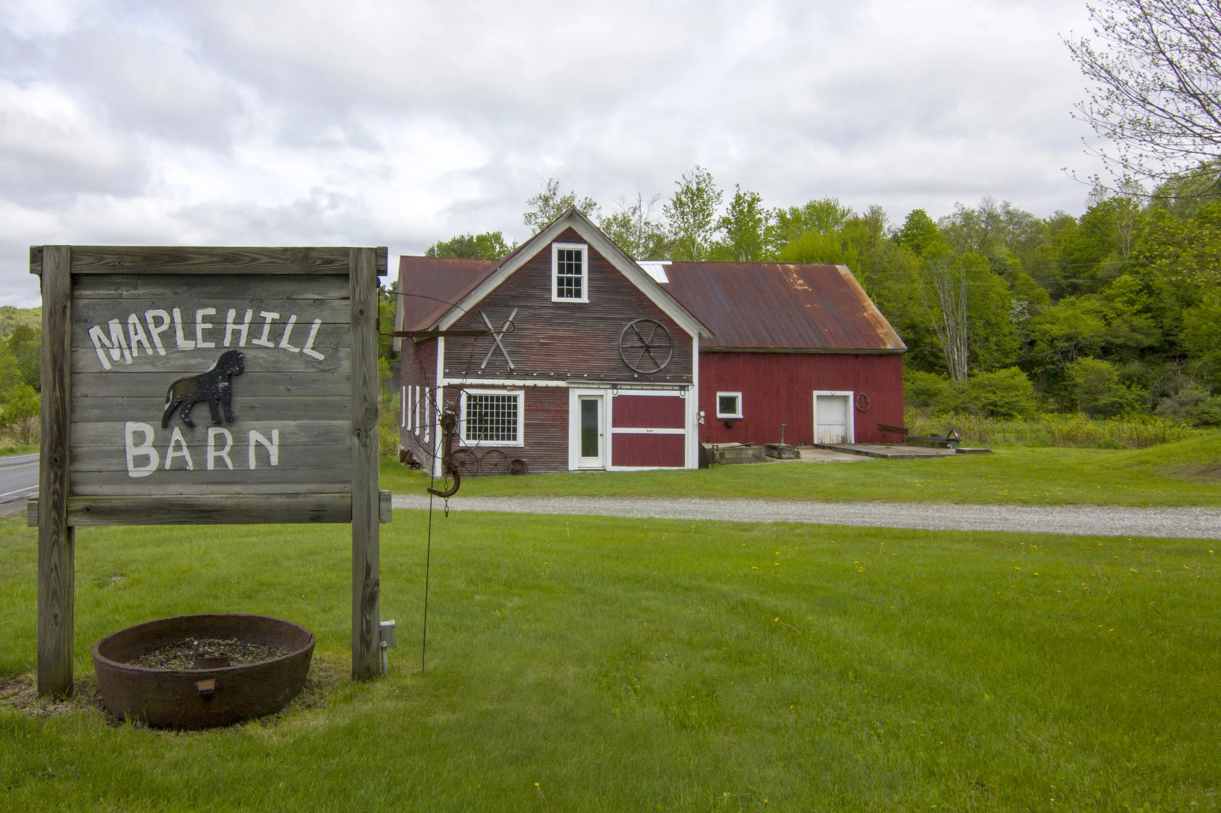 2-2019-05-29 IMG_5016 McGlynchey Maple Hill Barn Sign & Barn.jpg