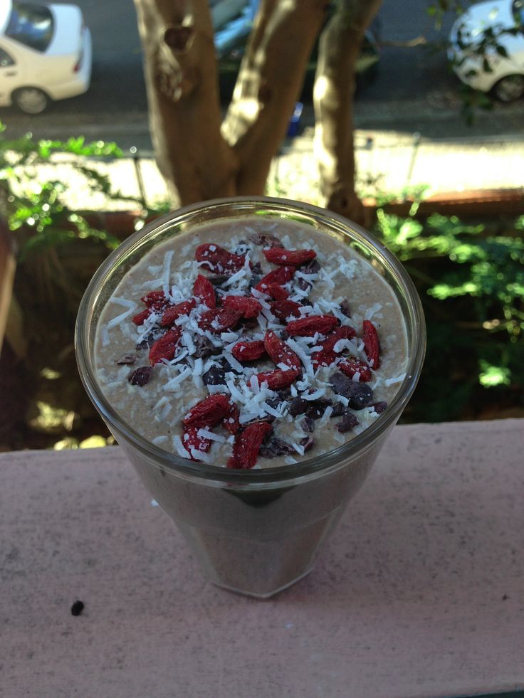 Creamy avocado and cacao smoothie