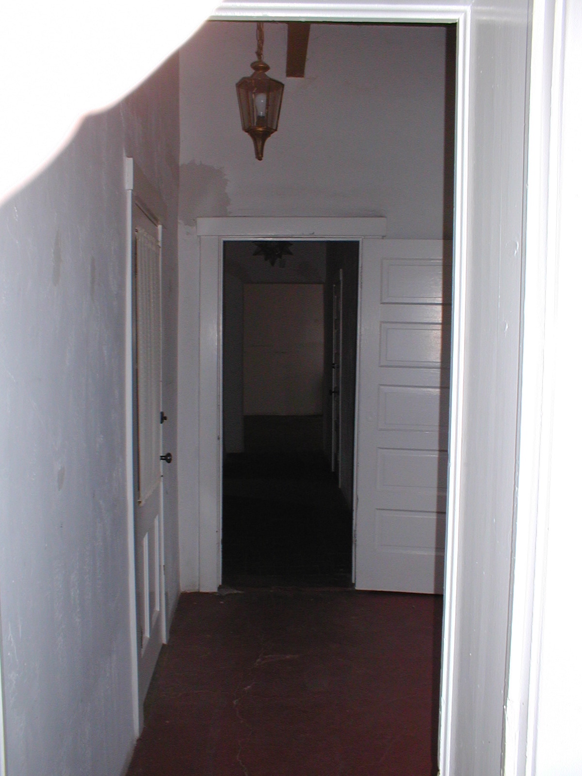 hall_way_1_before.jpg