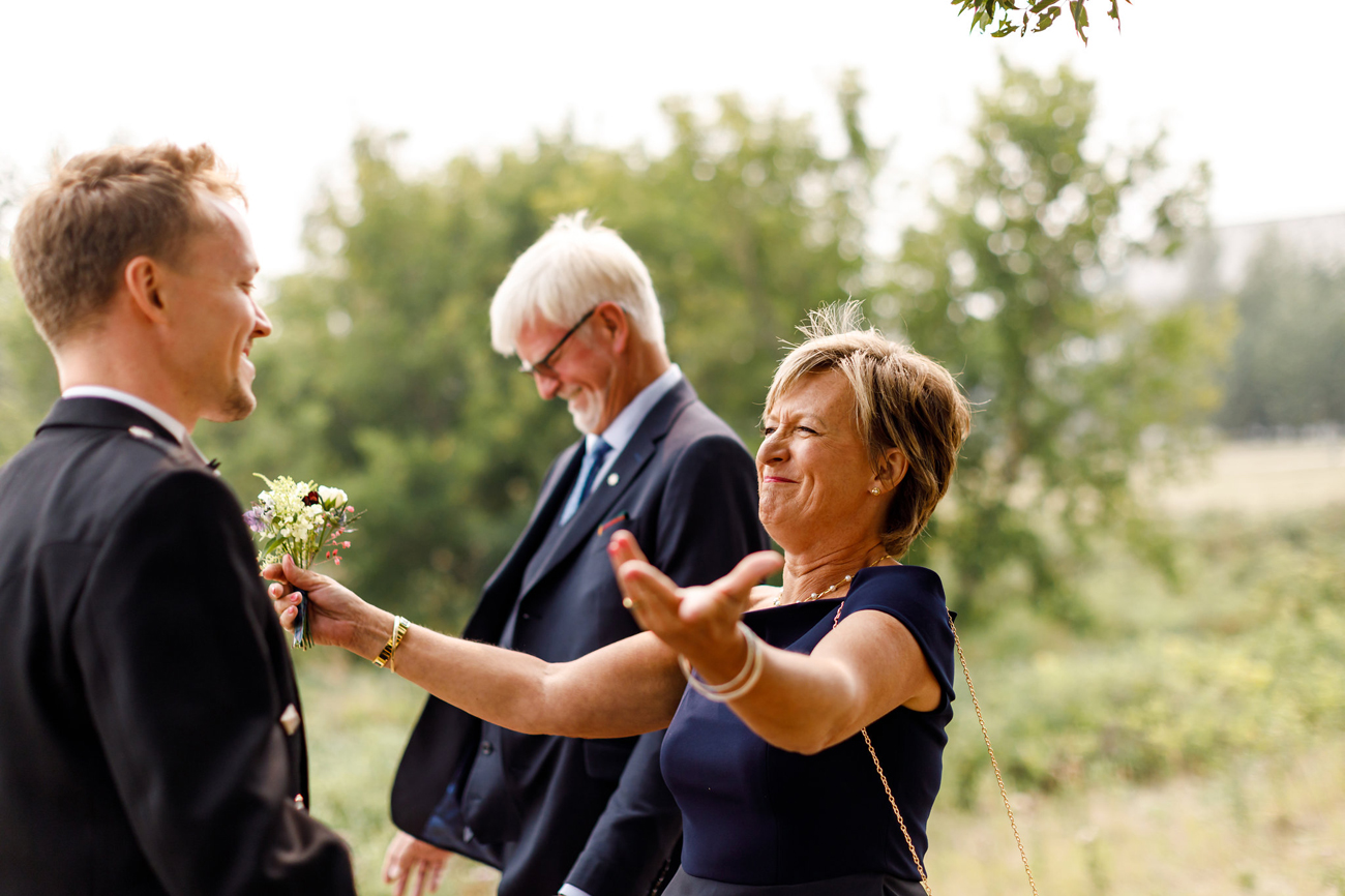 049-calgary-wedding-photographers.jpg