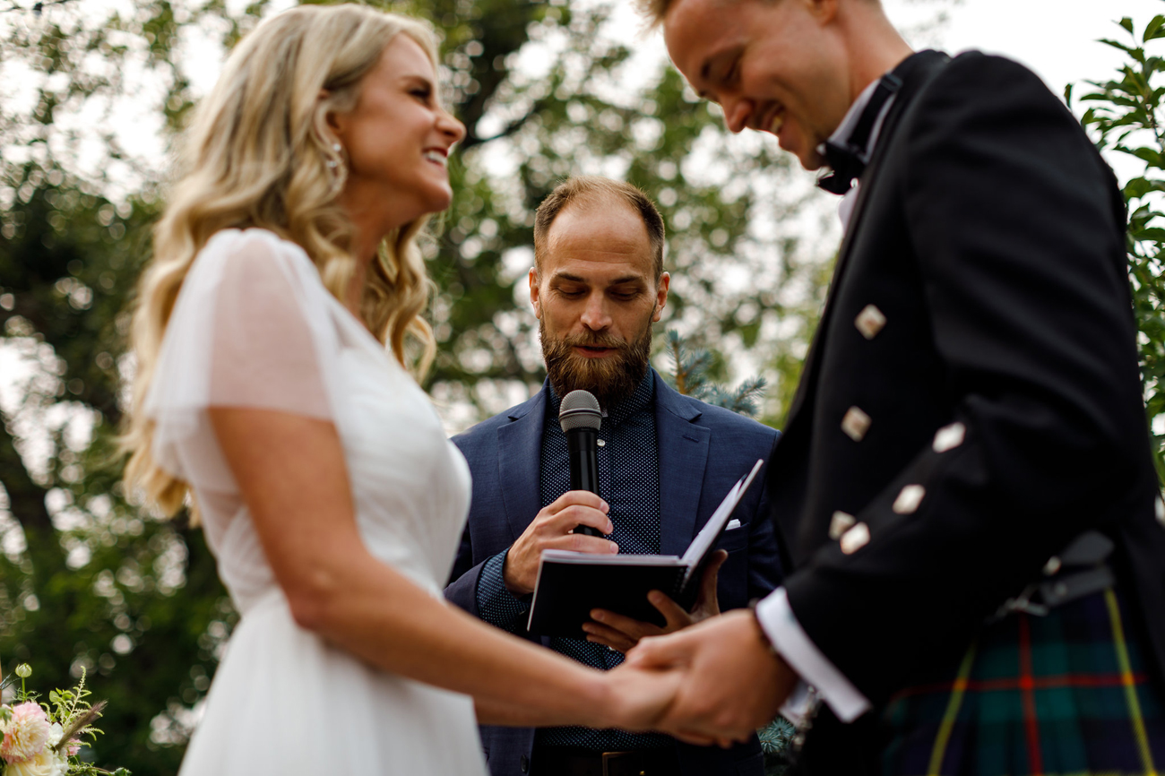 089-calgary-wedding-photographers.jpg