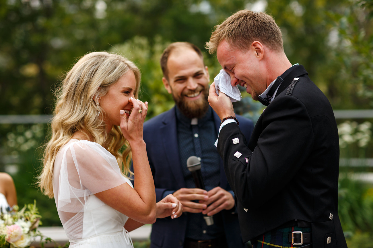 097-calgary-wedding-photographers.jpg