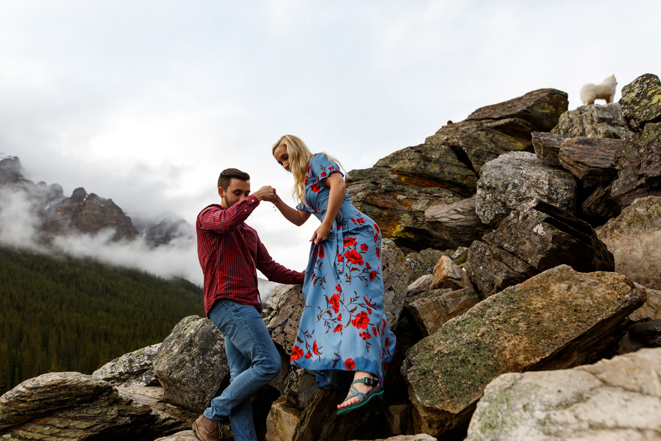 031-moraine-lake-wedding-photographers.jpg