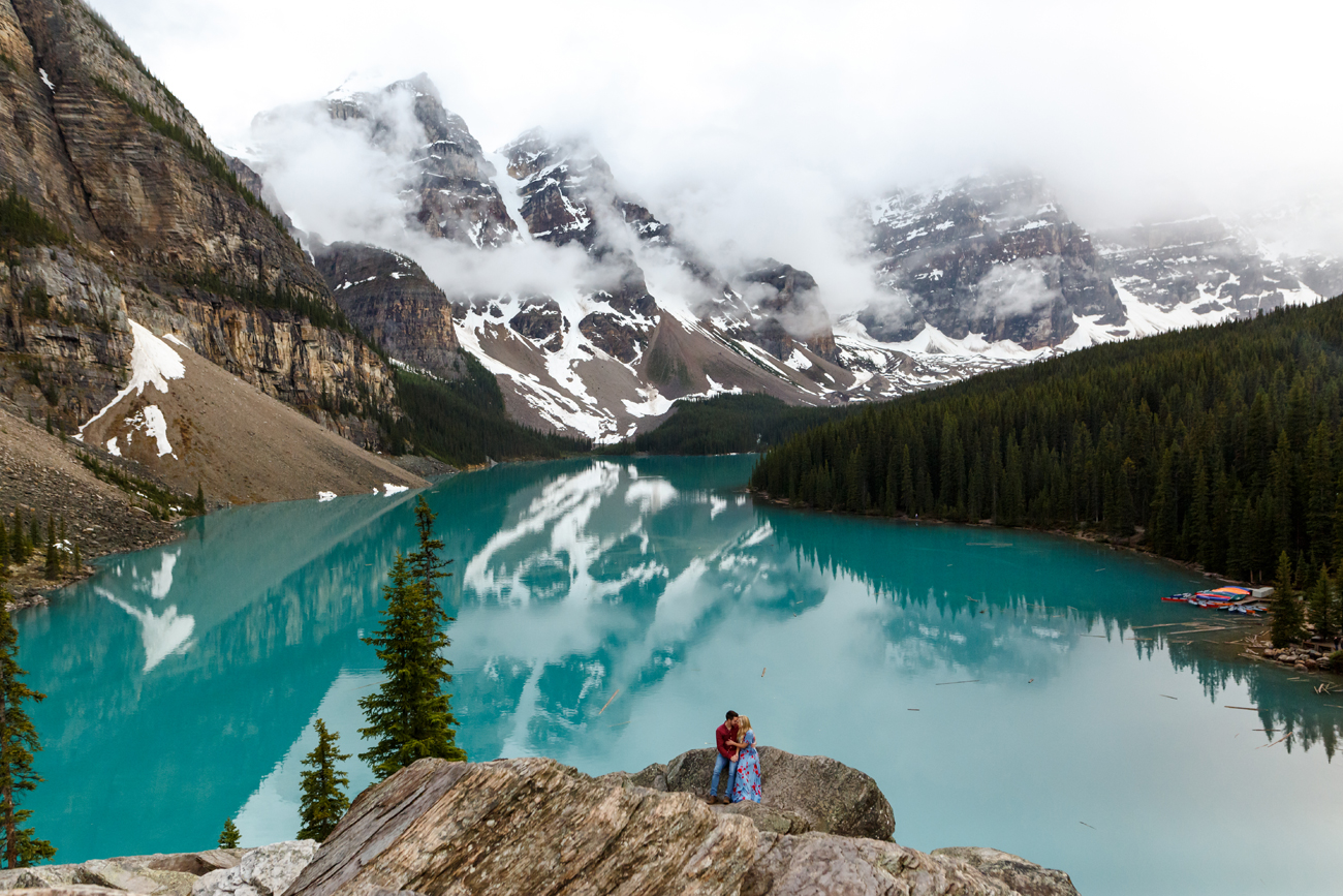 032-moraine-lake-wedding-photographers.jpg