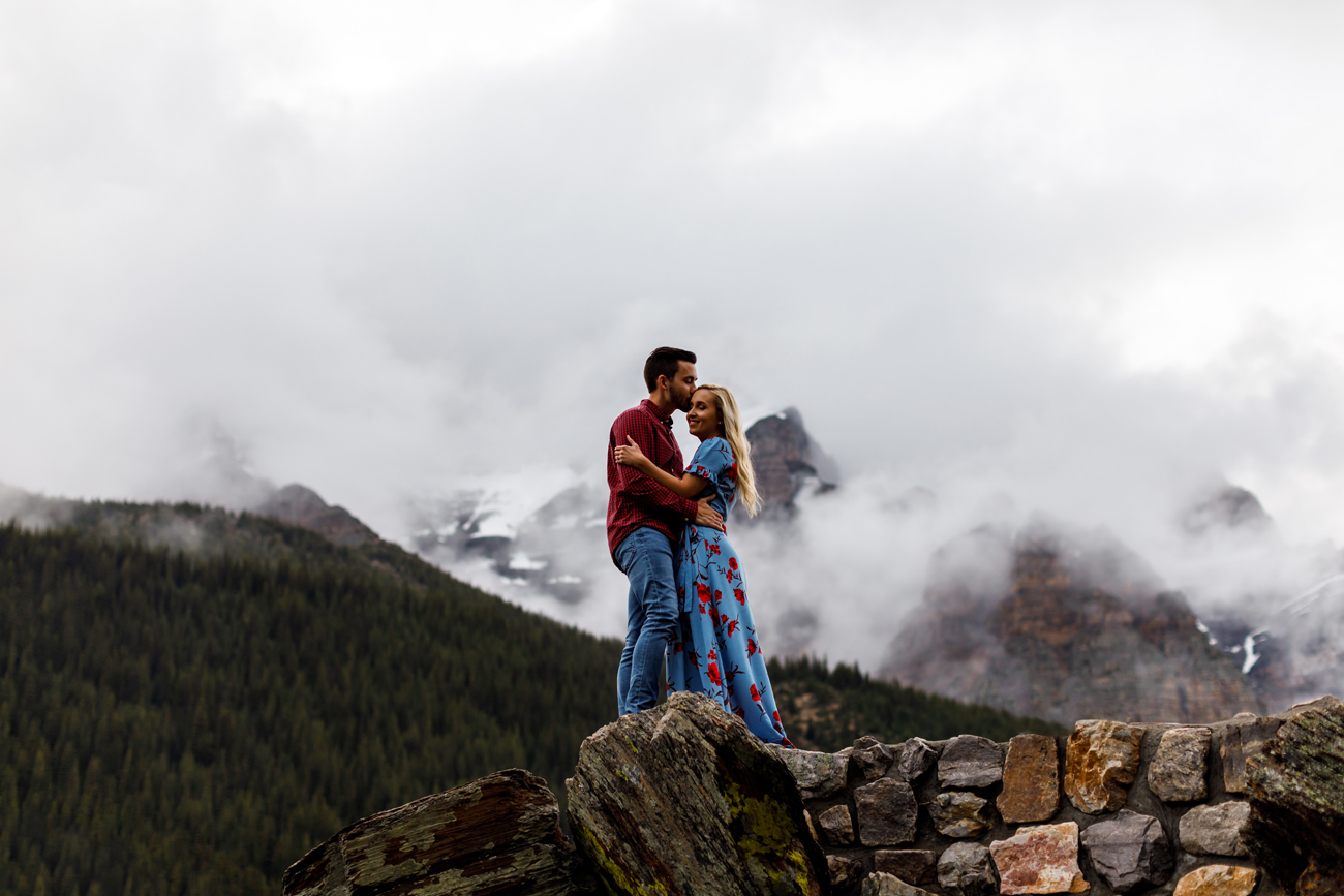 039-moraine-lake-wedding-photographers.jpg