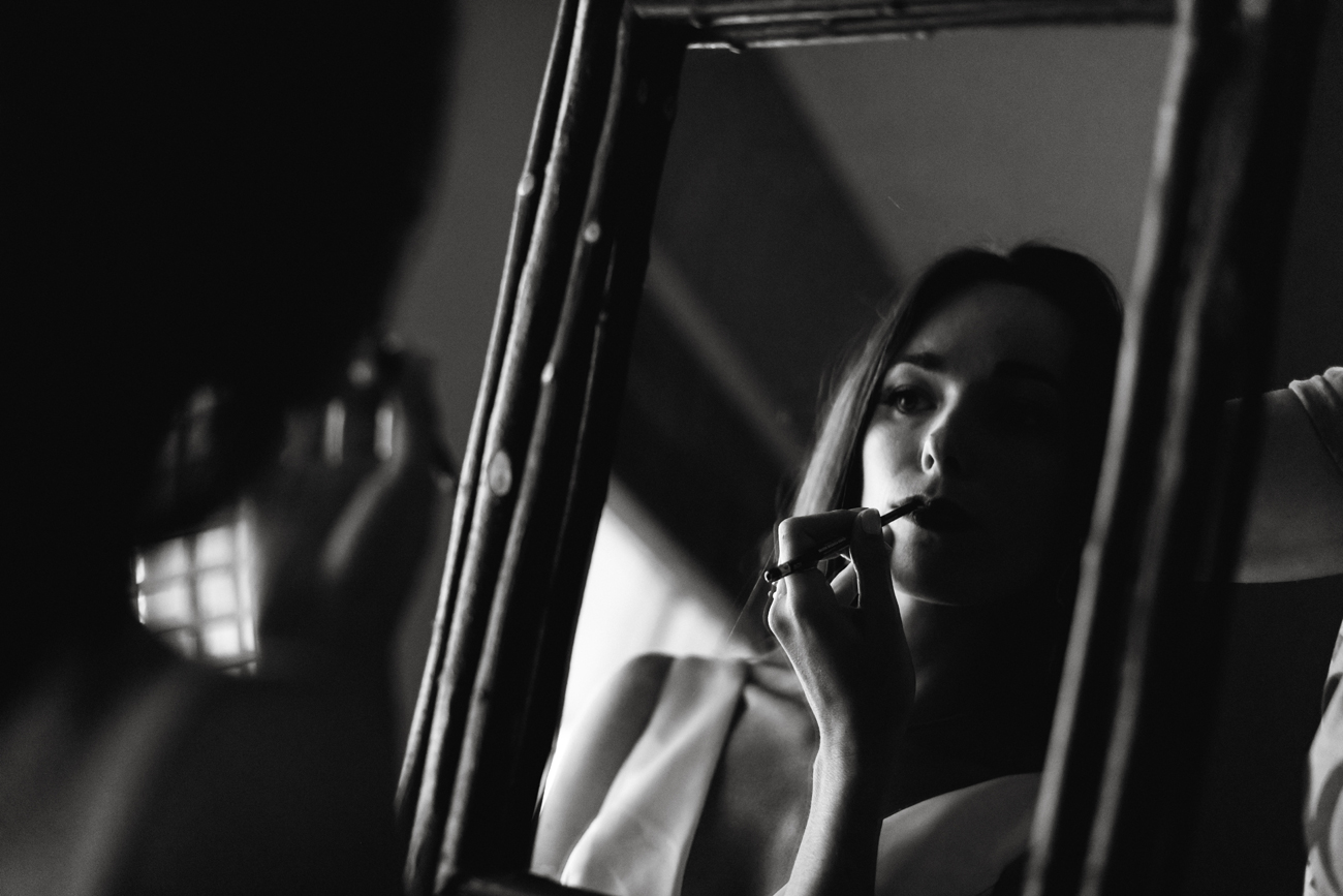 393-kendalandkevinphotographygettingready.jpg