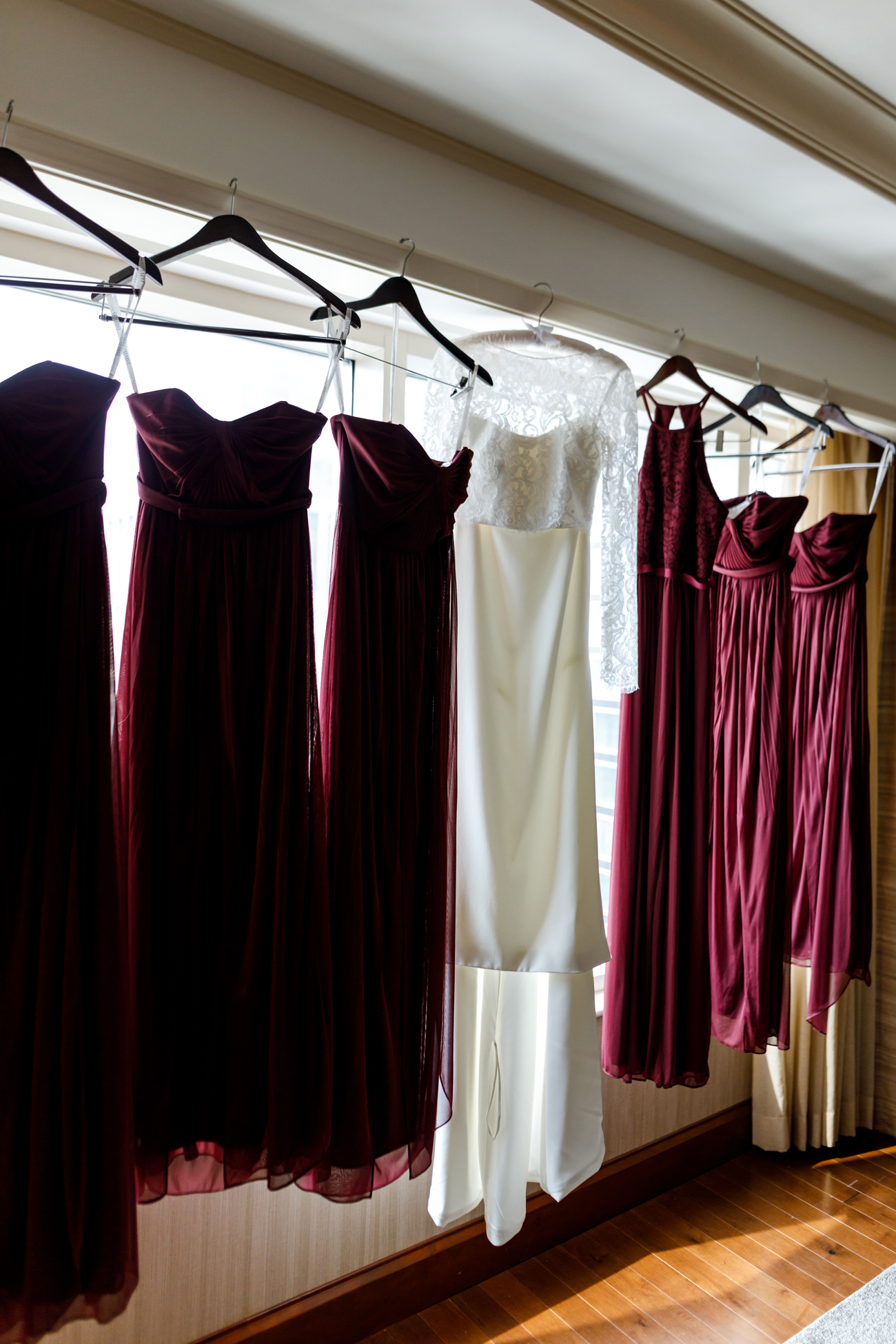 433-kendalandkevinphotographygettingready.jpg