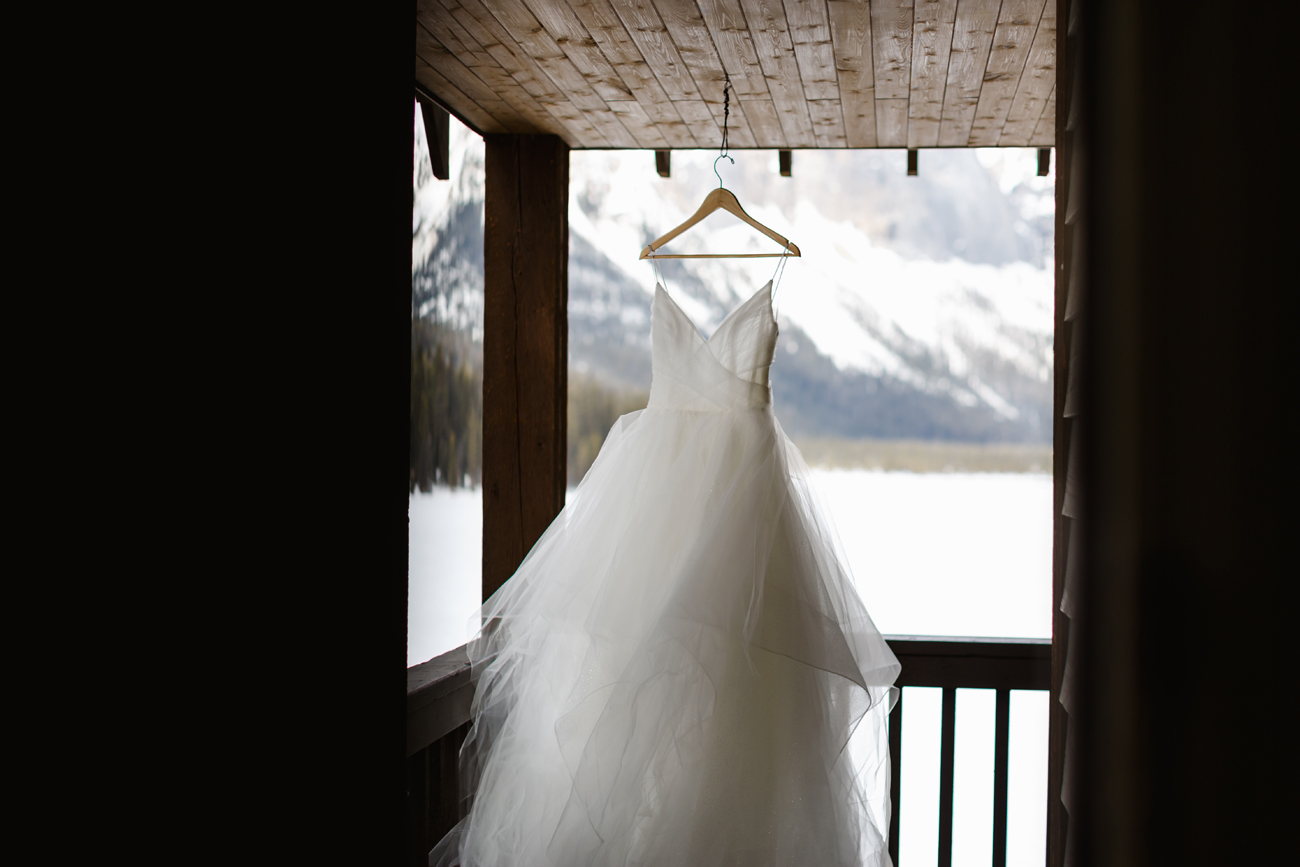 471-kendalandkevinphotographygettingready.jpg