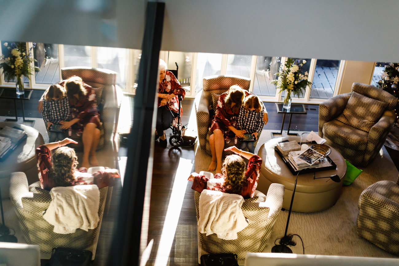 496-kendalandkevinphotographygettingready.jpg