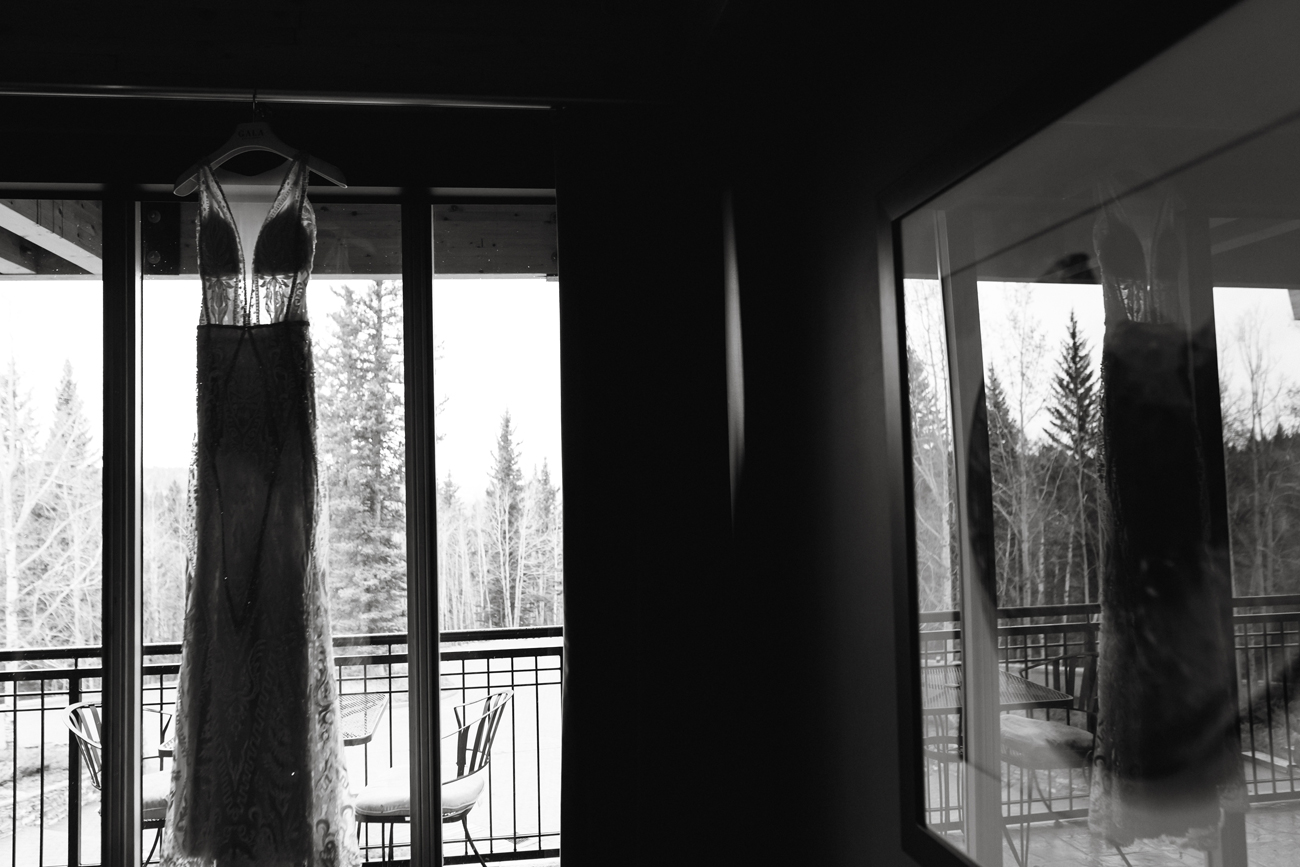 533-kendalandkevinphotographygettingready.jpg