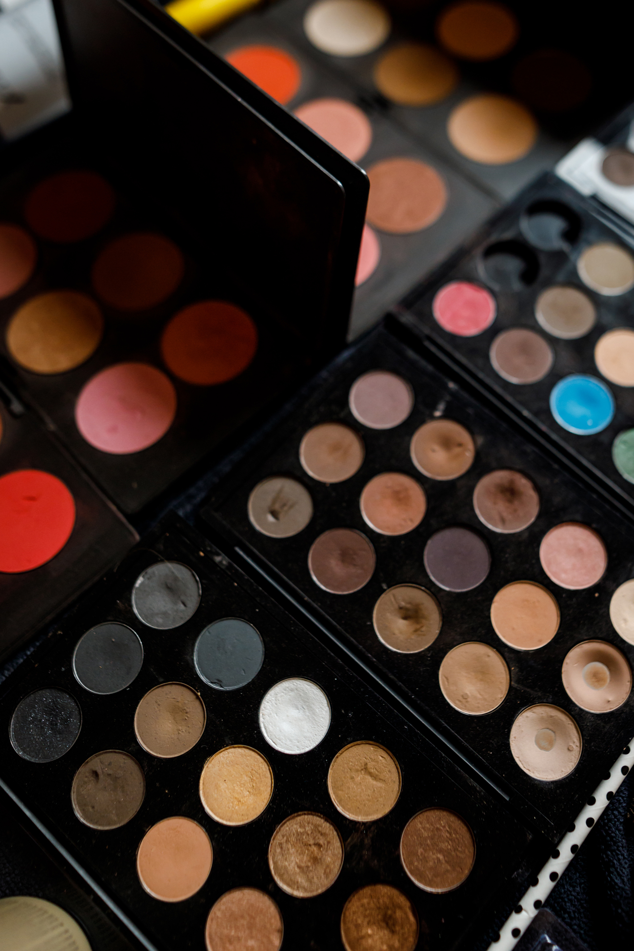 572-kendalandkevinphotographygettingready.jpg