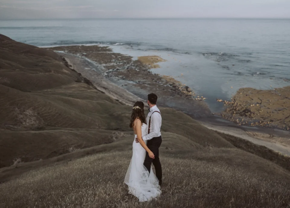 Cliff top elopement 