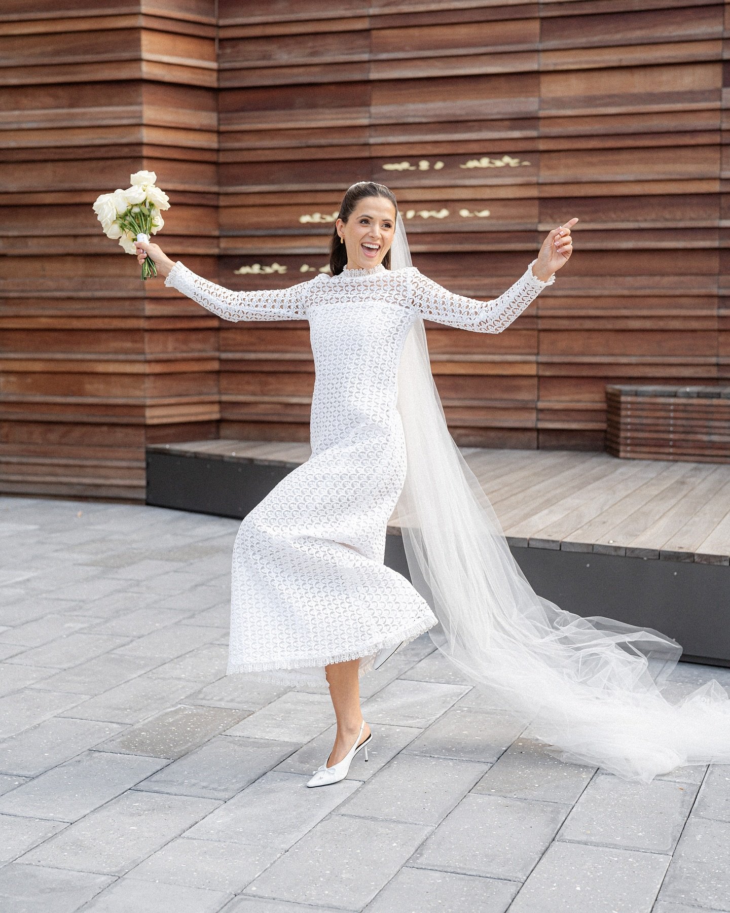 Rhiannon &amp; Max, inner city charm, good taste and an eye for detail. You can beat Wellington on a good day. 🥂 
#davidle_nz @davidle_nz 

#oldstpaulswellington #prefabhall #prefabhallwedding #lovejames #wellingtonwedding #wellingtonweddings #welli