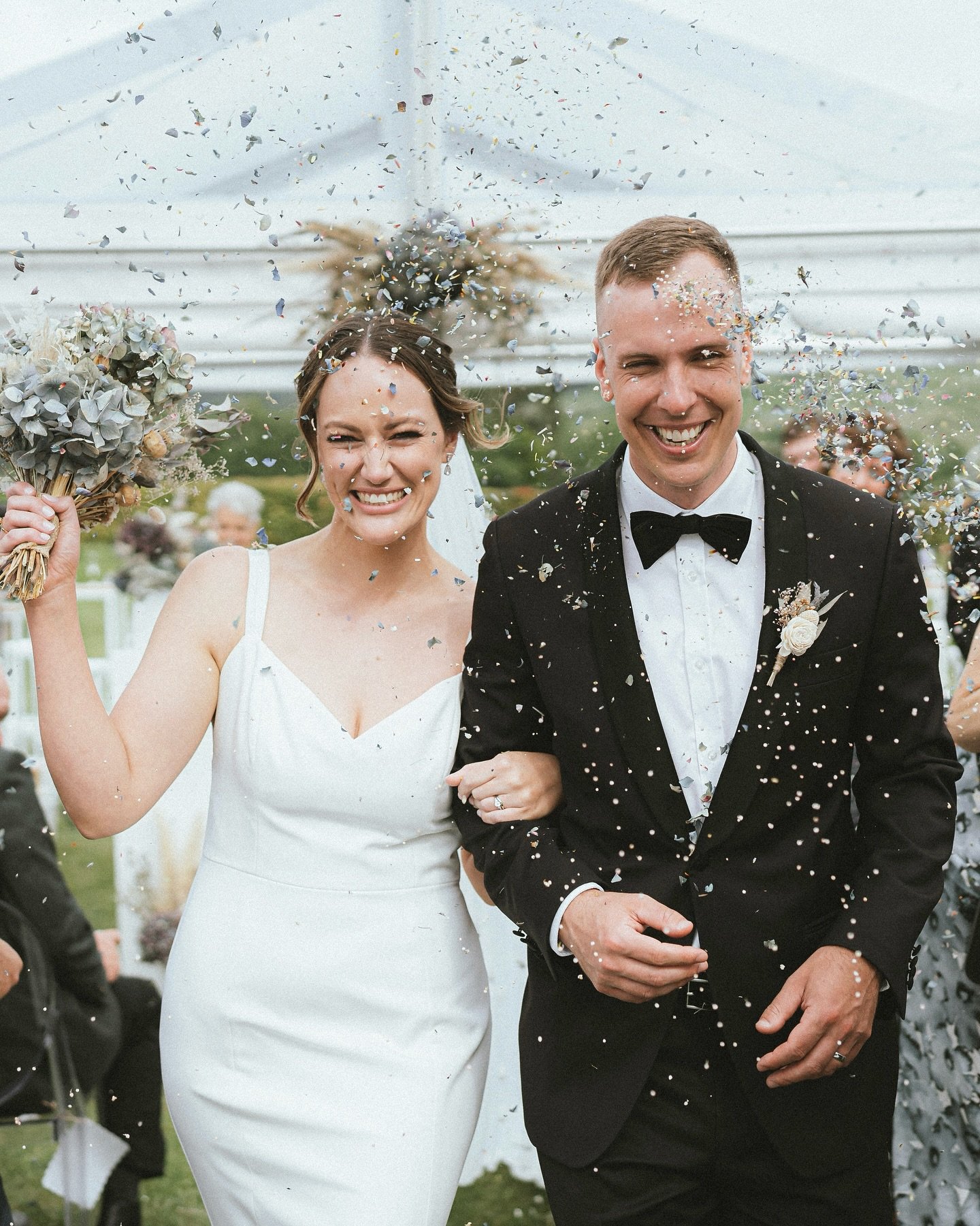 One last wedding for winter this weekend but before that here&rsquo;s a throwback to Alex &amp; Garrett&rsquo;s. Adapting on the fly was the word of the day. Inside, outside, inside, out, bouncing between the breaks in the rain.
Some spesh moments un