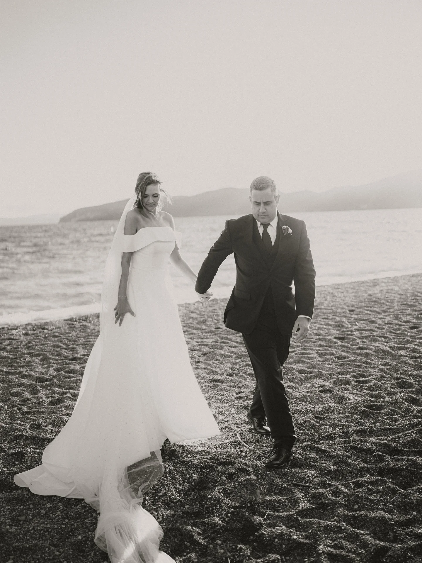 Starting the season off lake side with Shaunie &amp; Ryan. 
#davidle_nz @davidle_nz 

#taupoweddingphotographer #taupowedding #hiltonlaketaupo #nzvenues #newzealandweddingphotographer #nzweddingphotographer #sonyalphaanz #sonyalphanz #stillsxmotionnz