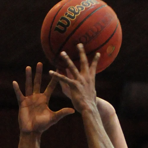 BASKETBALL - Makes the difference when it matters.