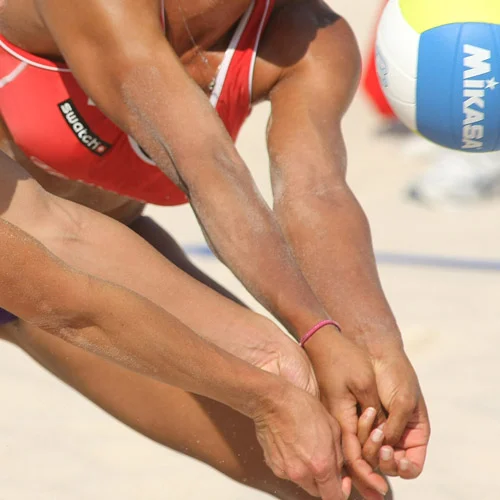 BEACH VOLLEYBALL - Stronger wrist control.