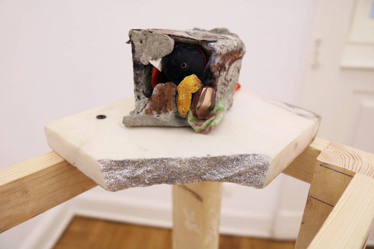 Paperweight #8, detail, 2016, variable materials, variable dimensions, concrete cube 6 x 6 x 6 cm, pedestal structure 20 x 30 x 105 cm.