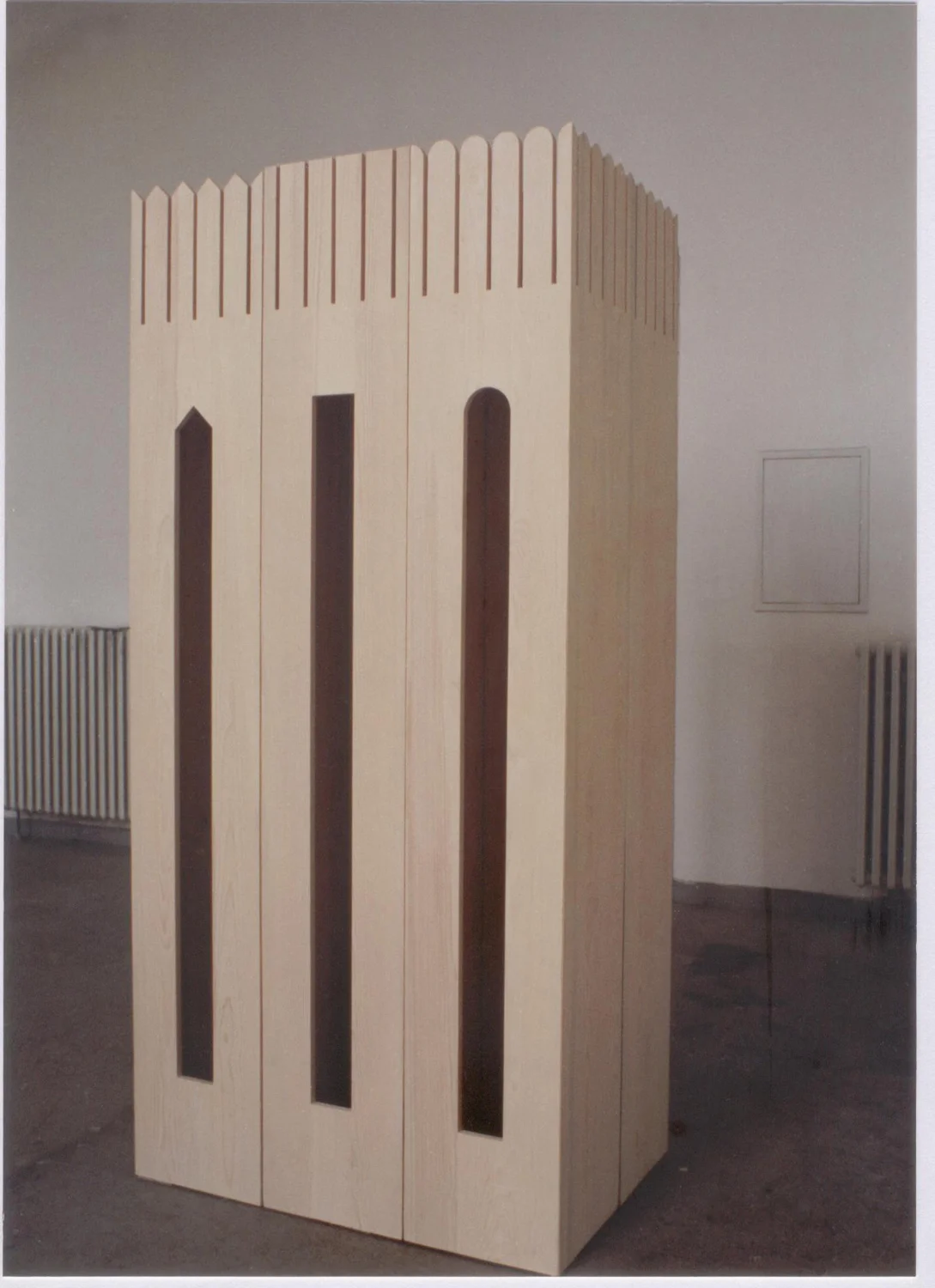 The Castle, 1996, natural polished wood, 120 x 80 x 225 cm. Installation view. Düsseldorf fine arts Academy, Düsseldorf, Germany