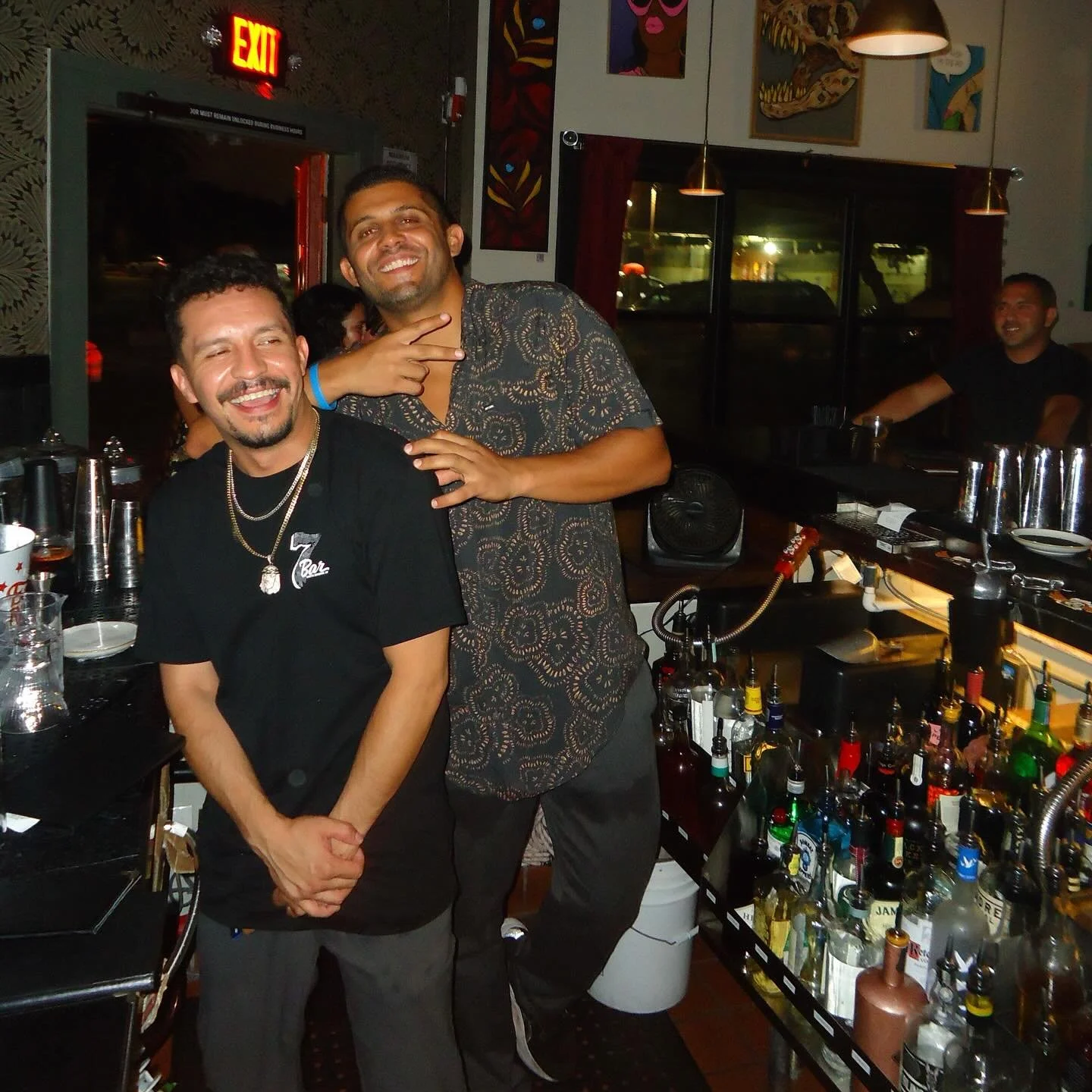 All smiles on both sides of the bar&hellip;.see you tonight for sway DJs on the patio🎧