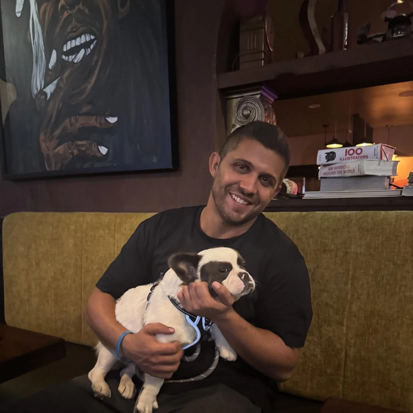 Calling all dog parents &amp; fans! 🐶
Our Dog Costume Competition hits the stage Thursday 10/30 at 7PM! Come show off your pup&rsquo;s best fit (or just come to cheer them on 🥹)
Crowd vote decides the winner, who&rsquo;ll score a Seven Bar gift car