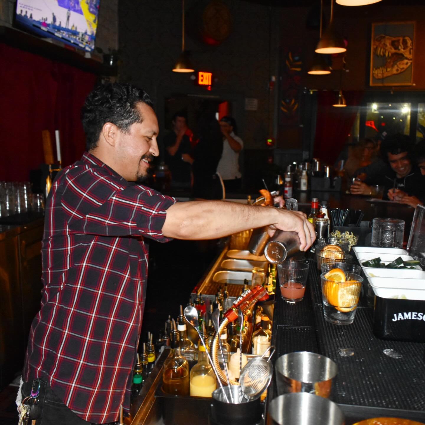 Weekend lineup looking real nice👀
Friday @thecherryclubband
Saturday @strange_hotels